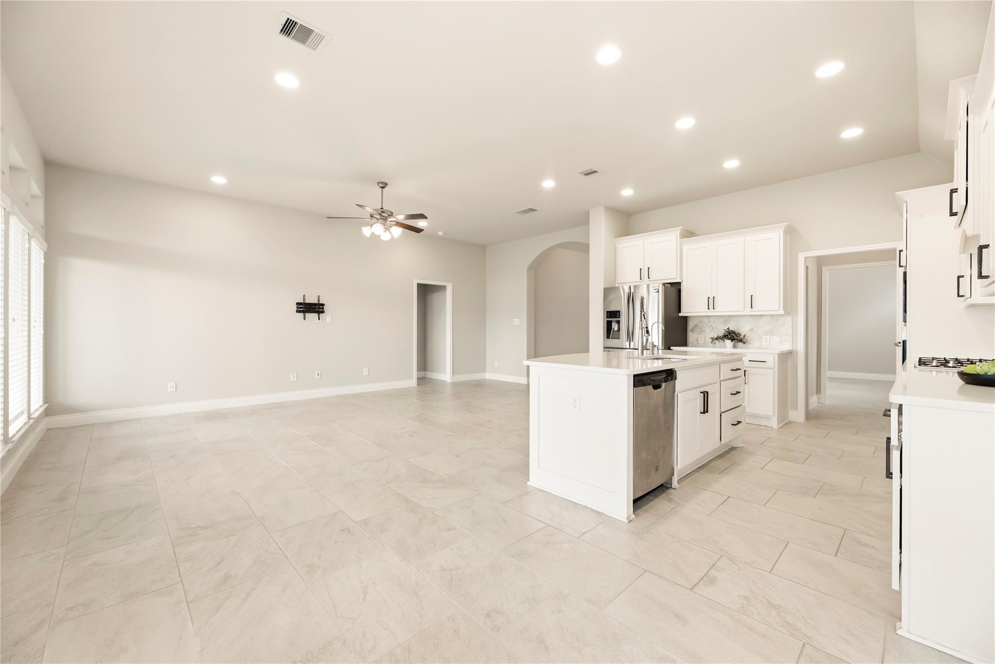 2411 Jasper Point