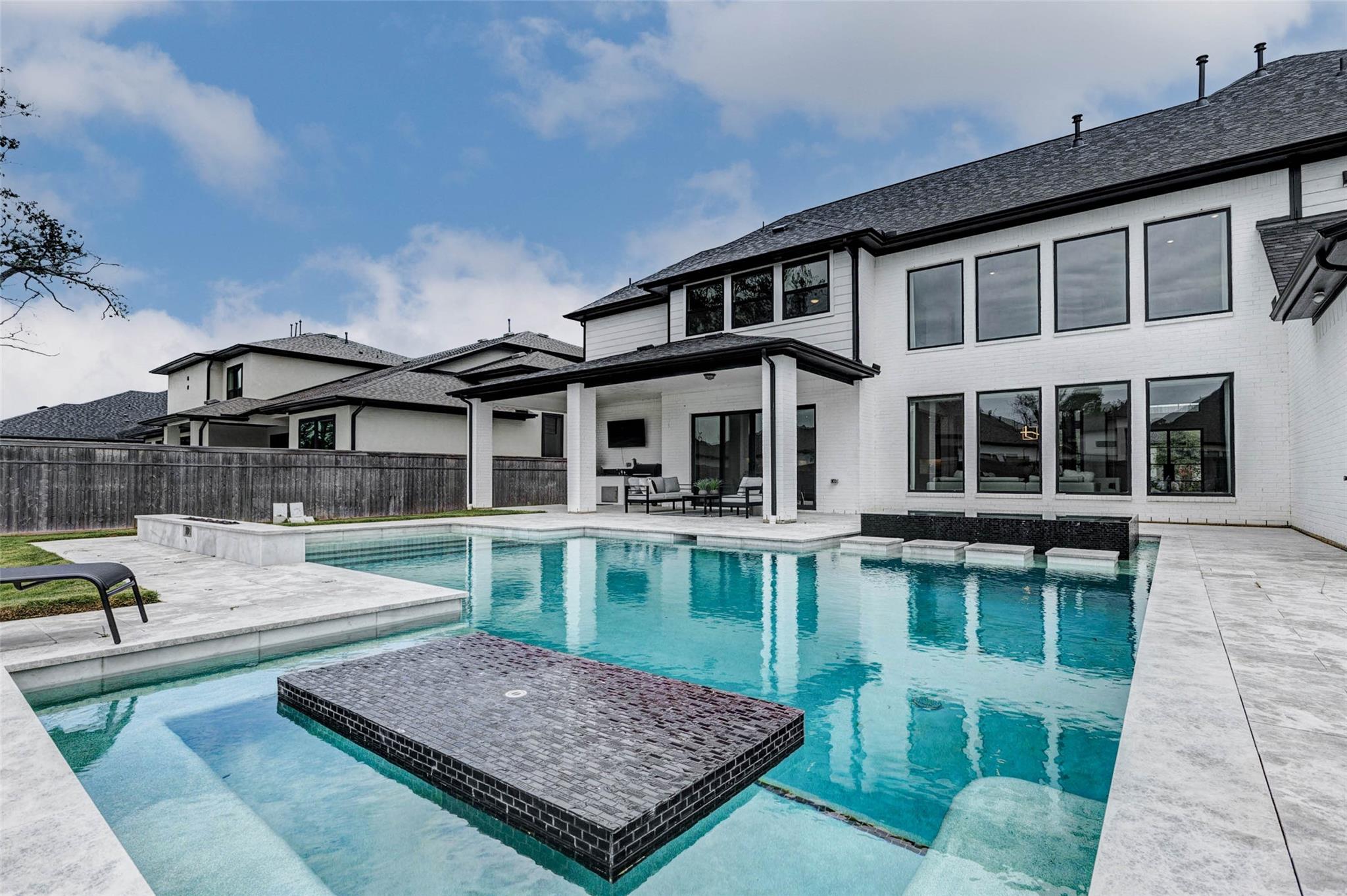 10127 Regatta Shore Drive