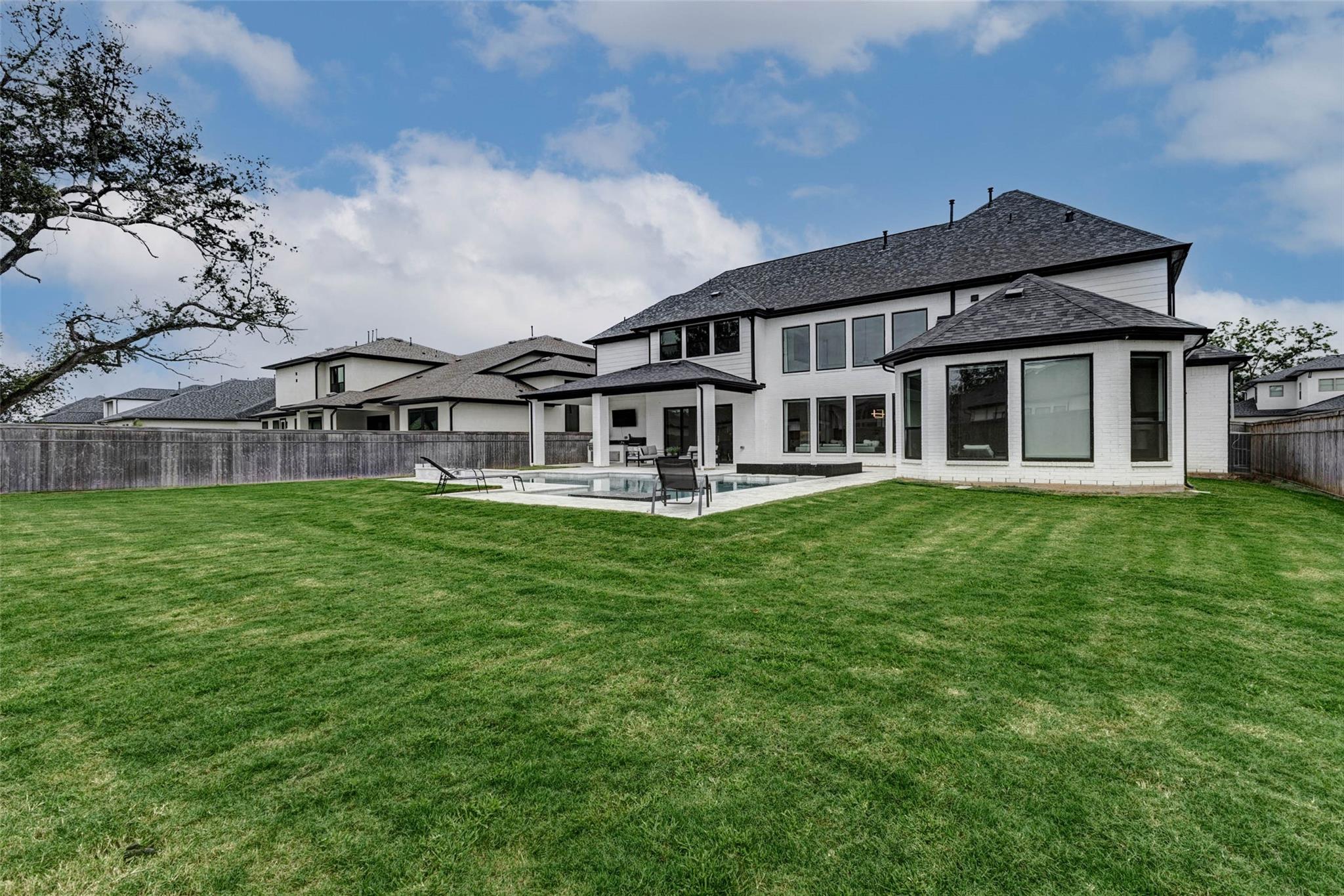 10127 Regatta Shore Drive