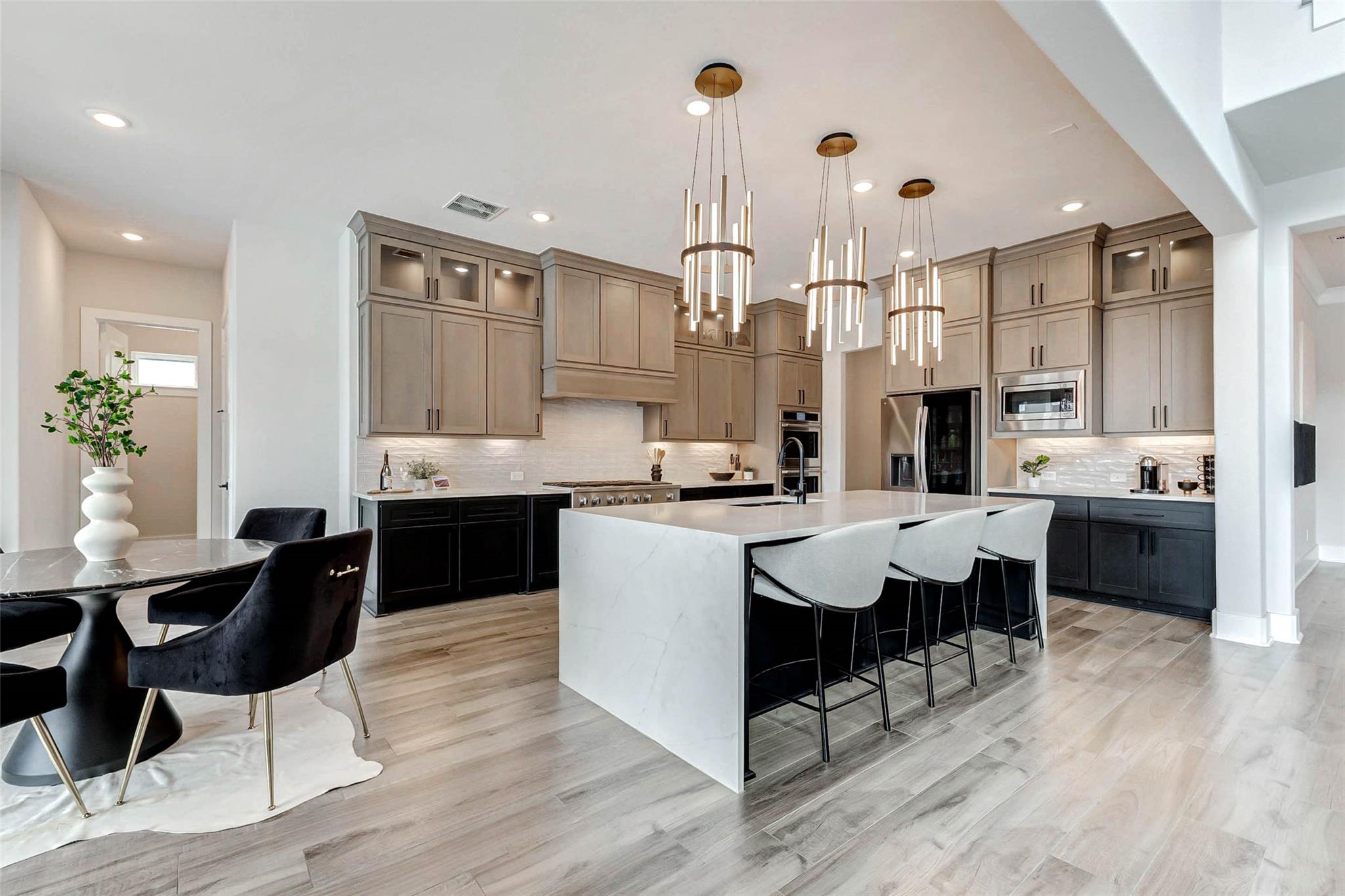 10127 Regatta Shore Drive