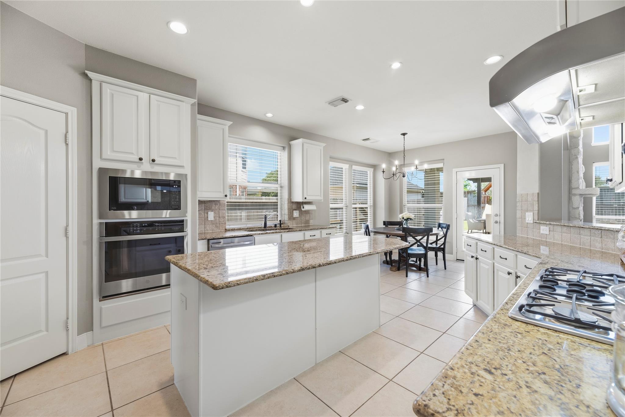 8911 Helena Bend
