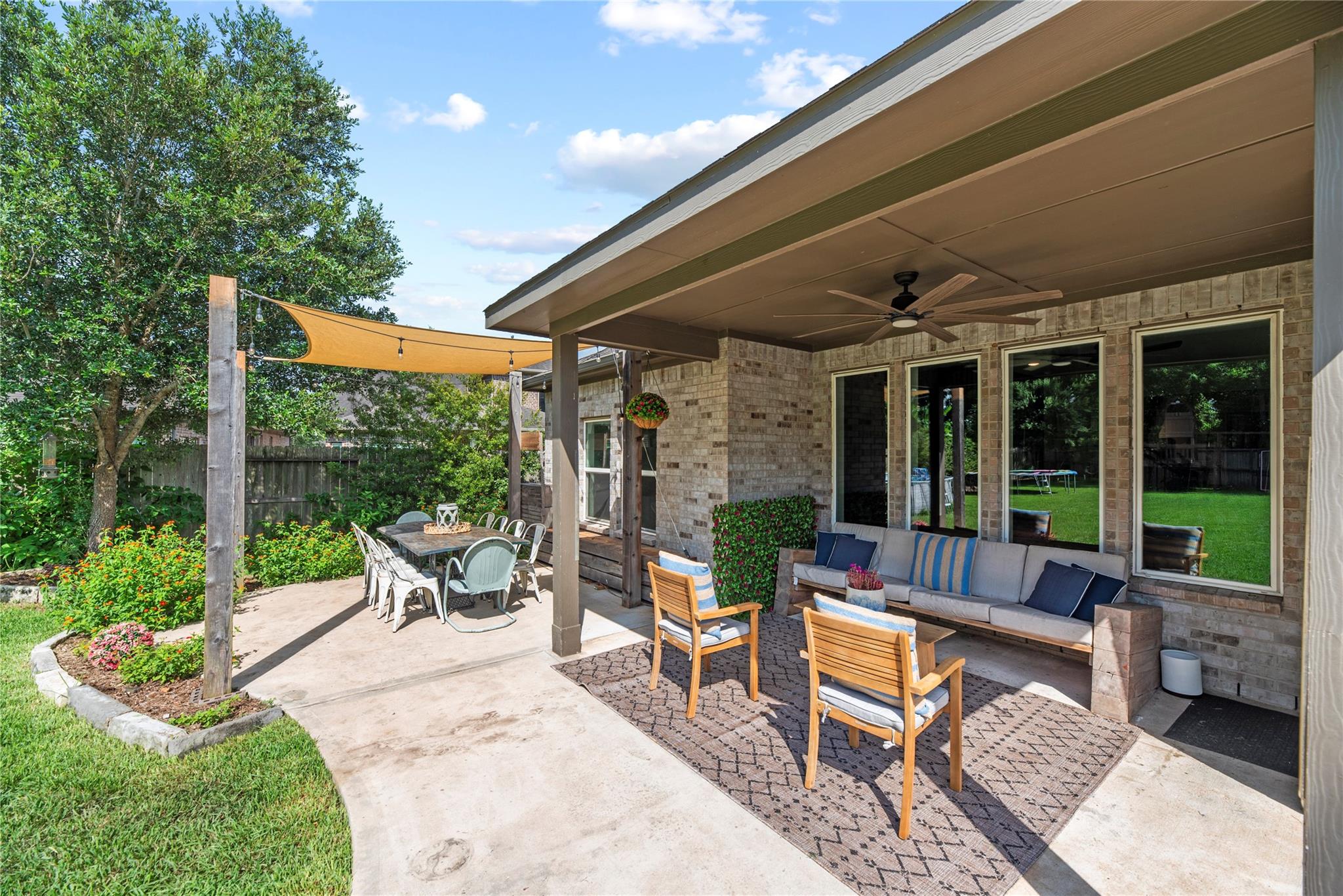 10810 Campbell Point