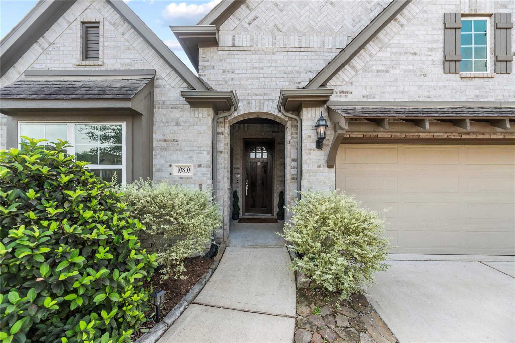 10810 Campbell Point