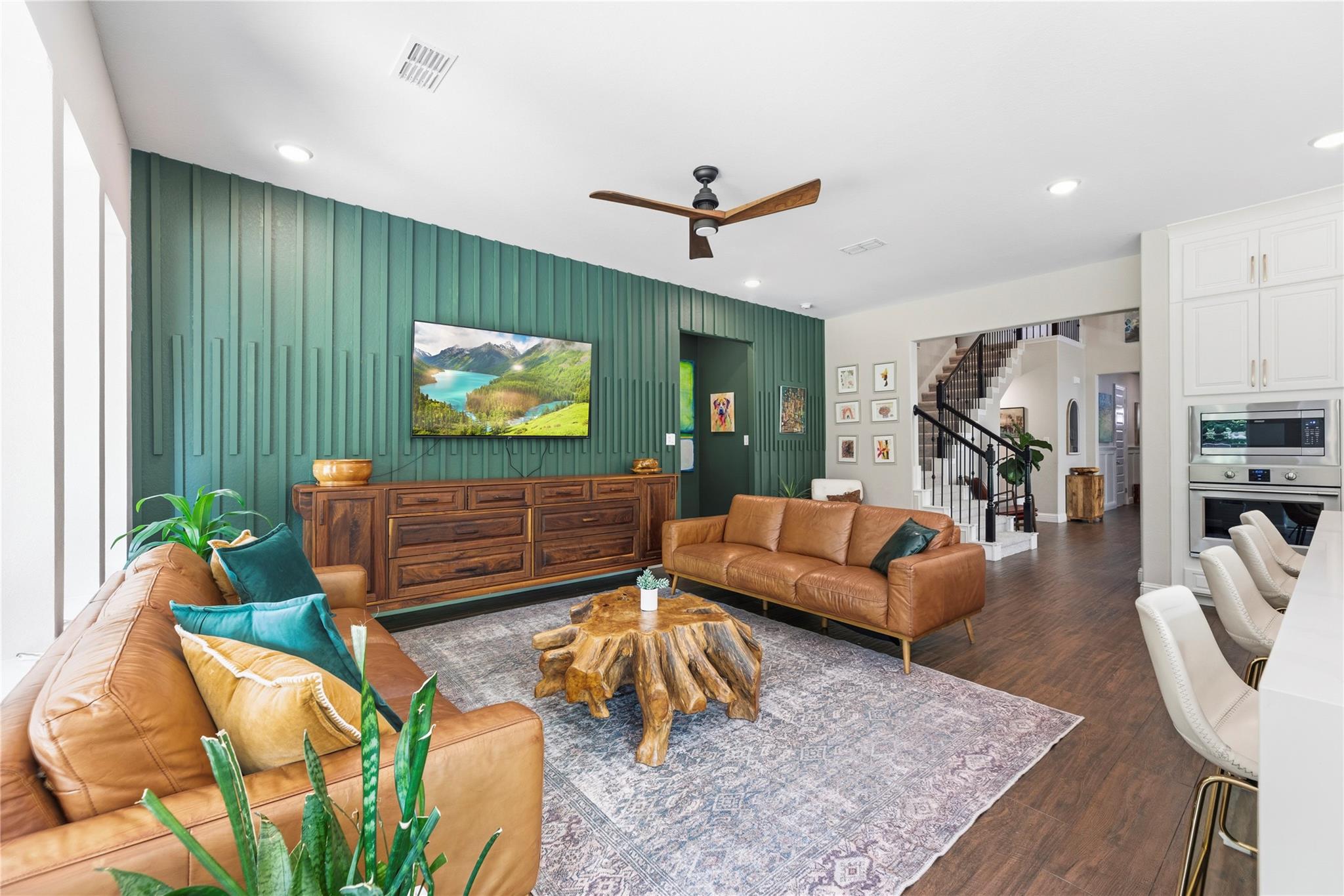 10810 Campbell Point