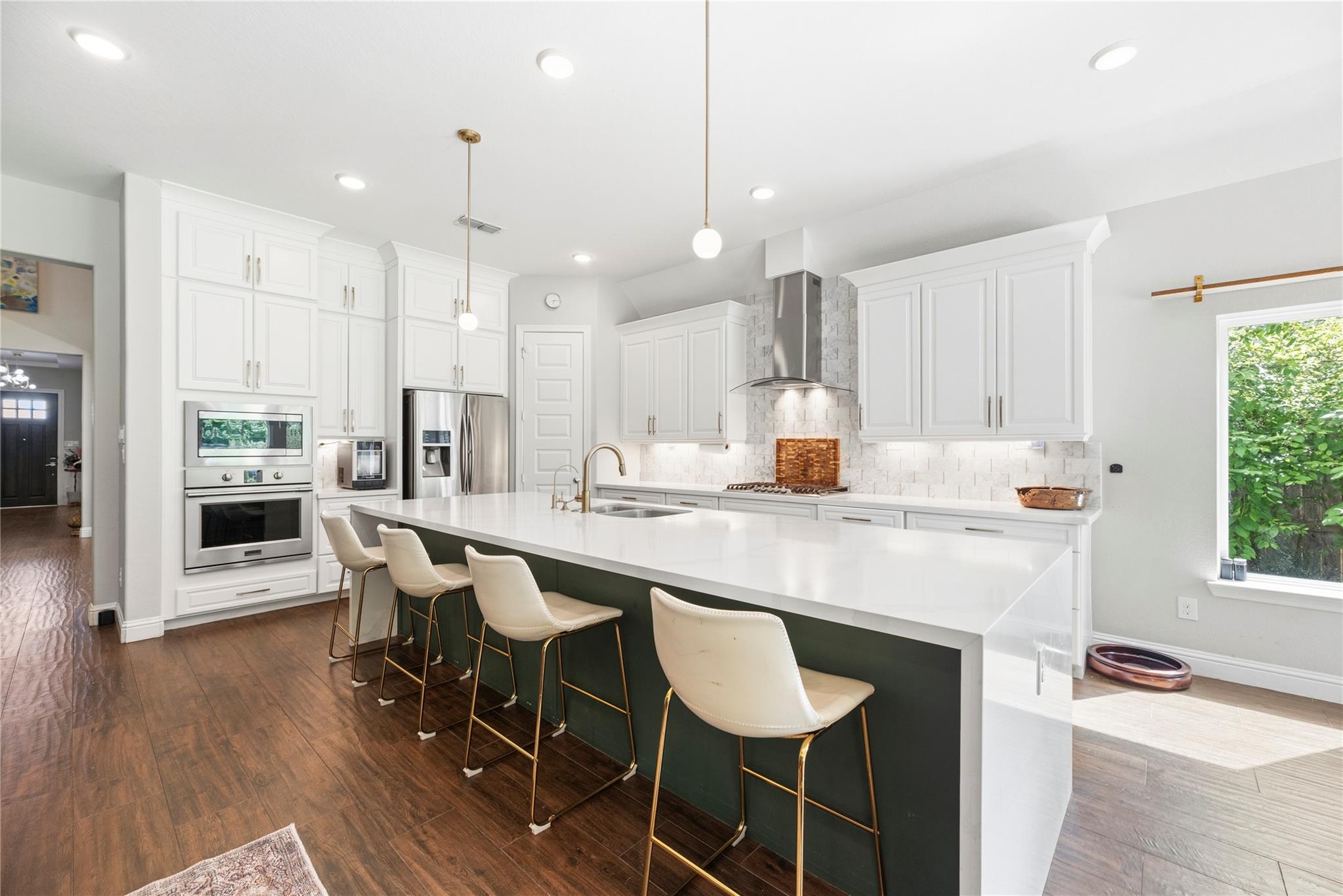 10810 Campbell Point