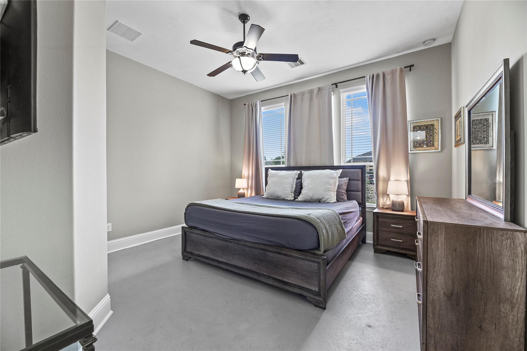 18 Commanders Point