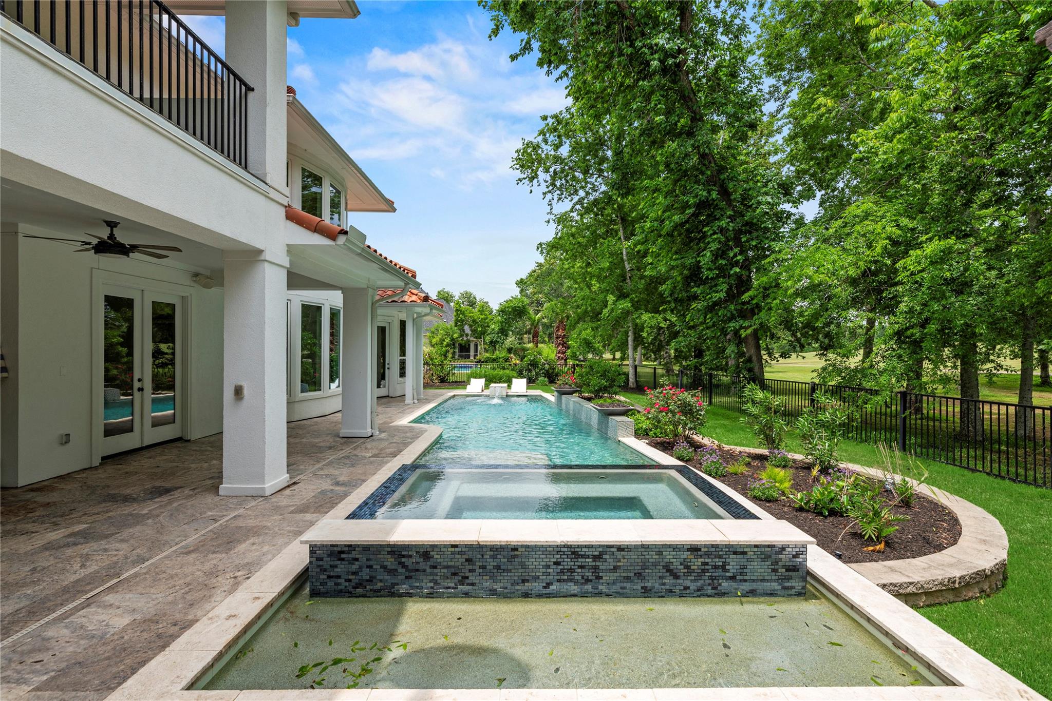 18 Commanders Point
