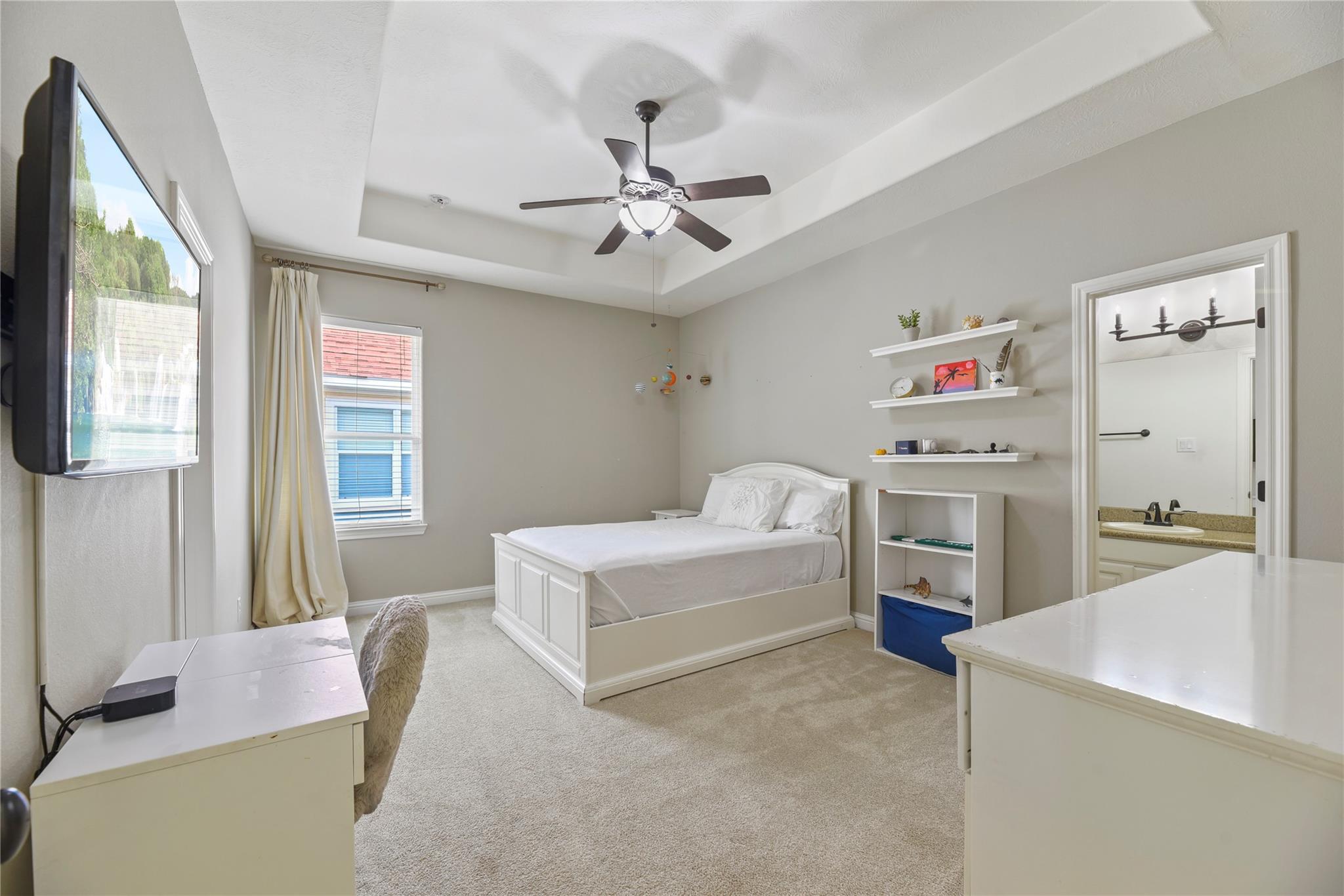 18 Commanders Point