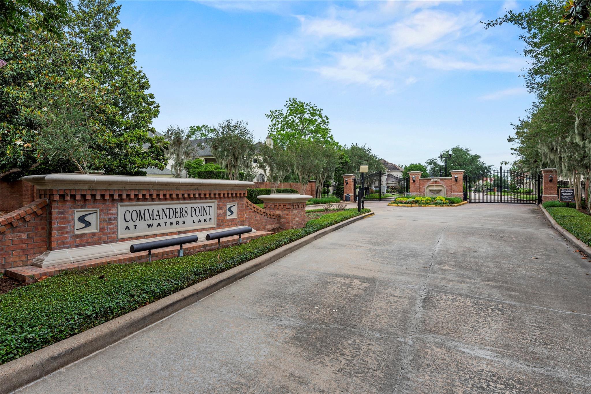 18 Commanders Point