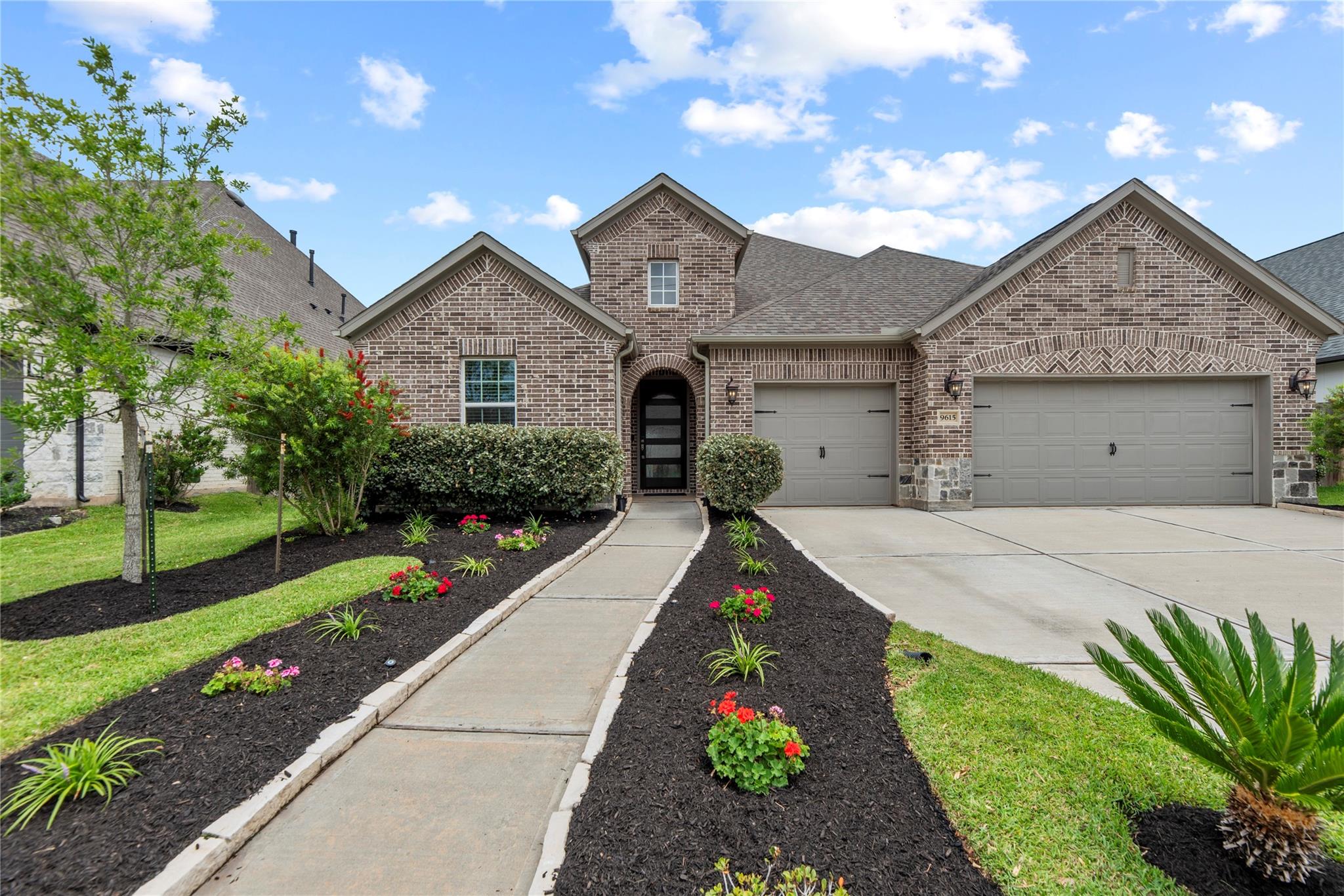 9615 Hunters Run Drive
