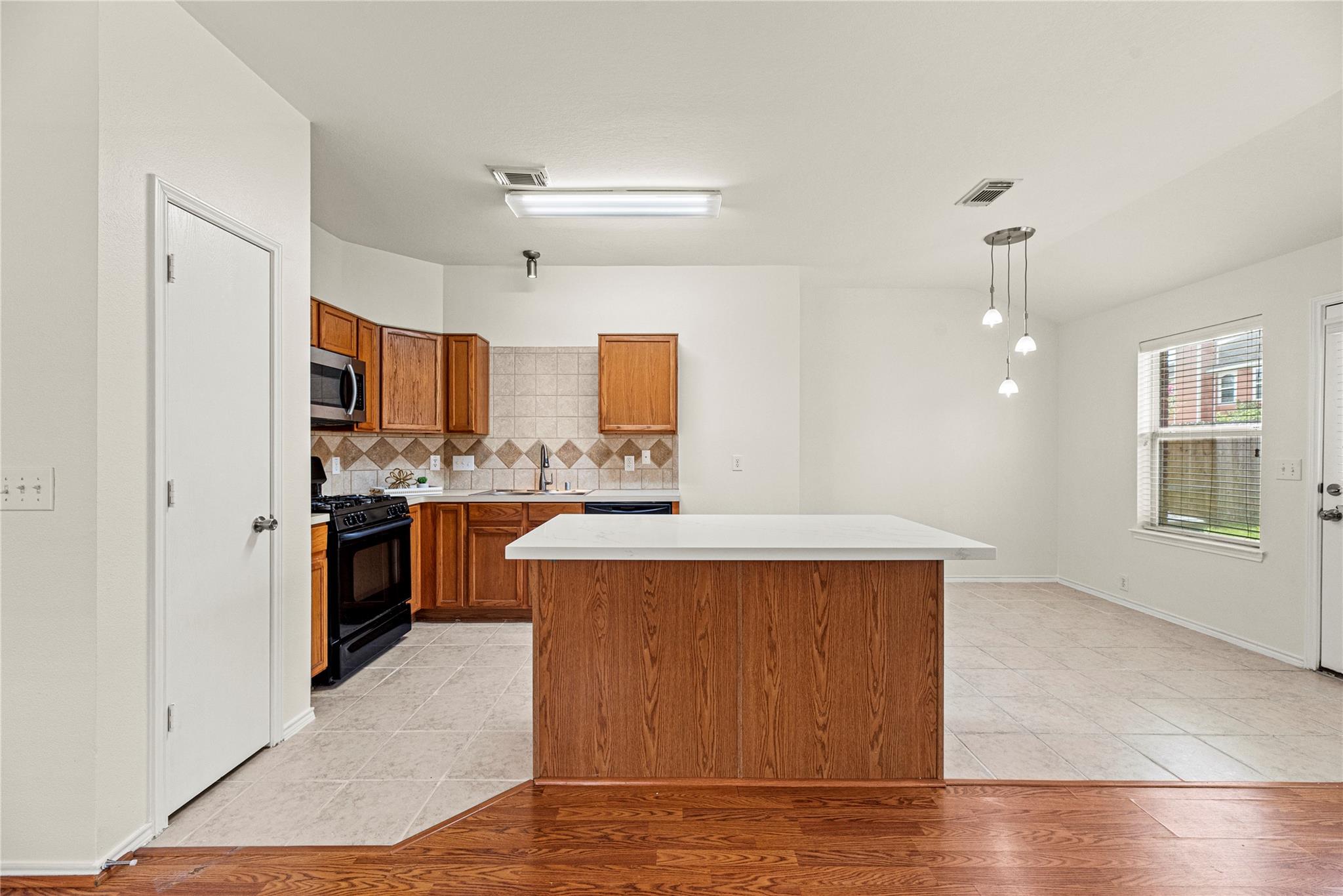 10339 Caribou Cove