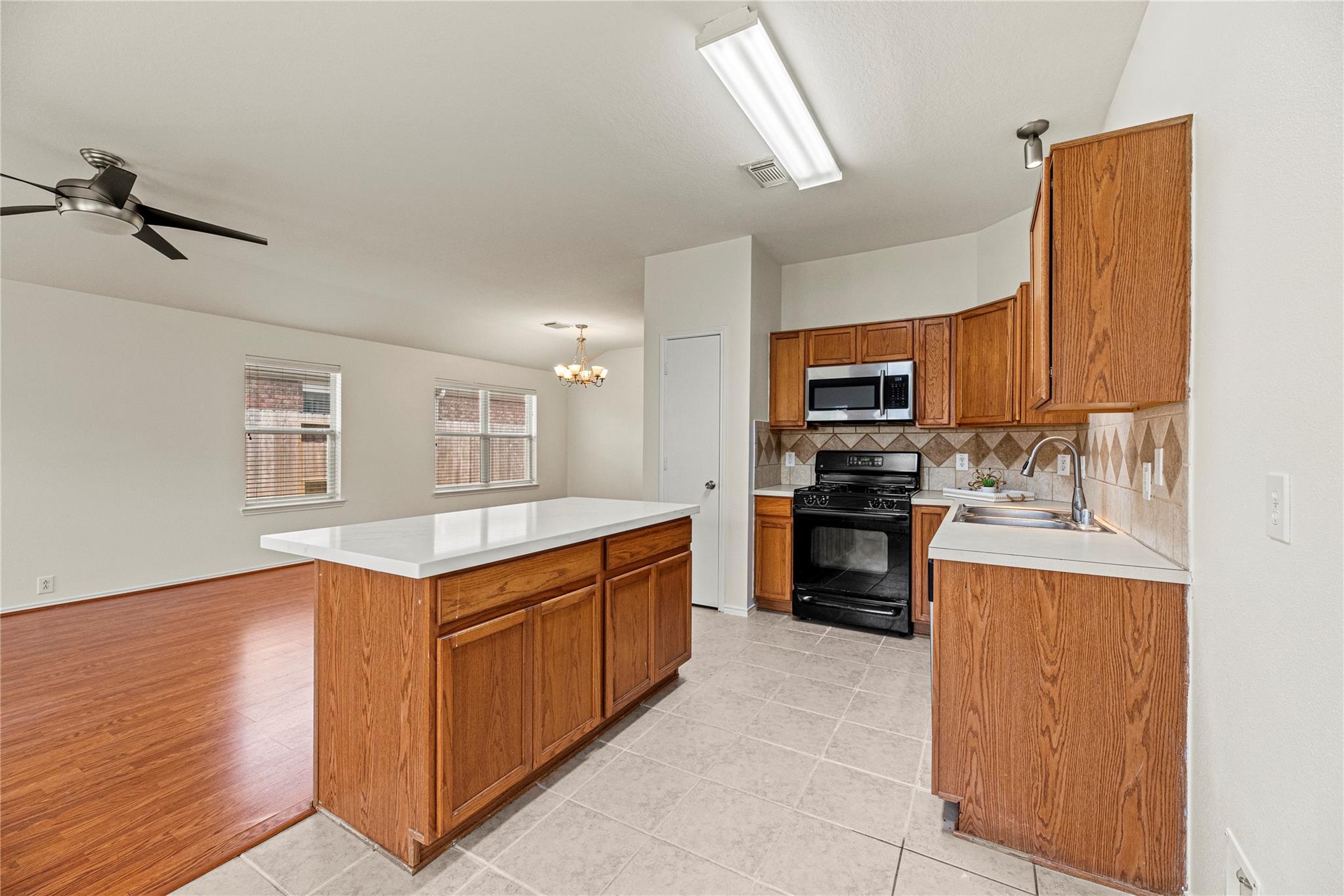 10339 Caribou Cove