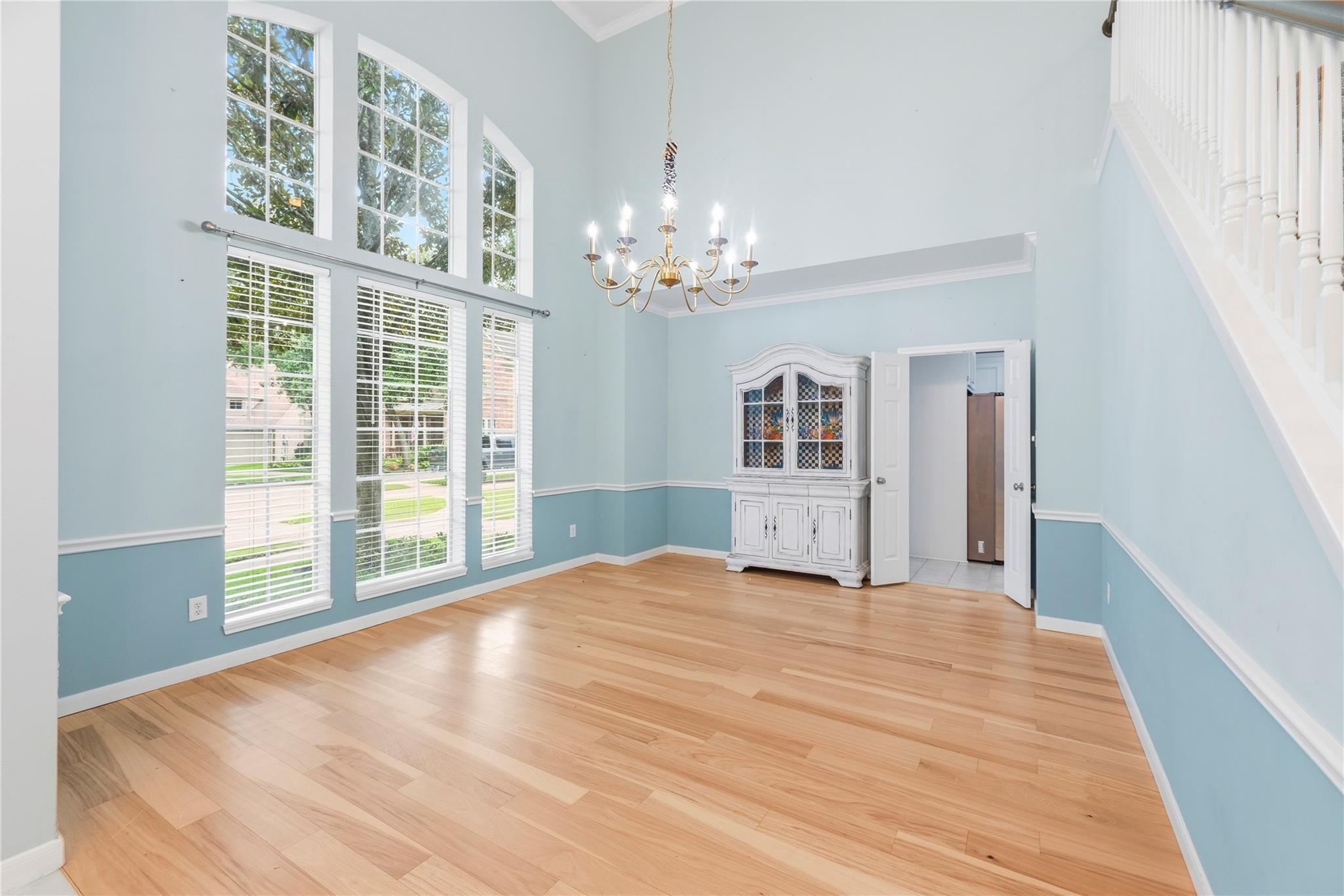 3806 Westall Lane