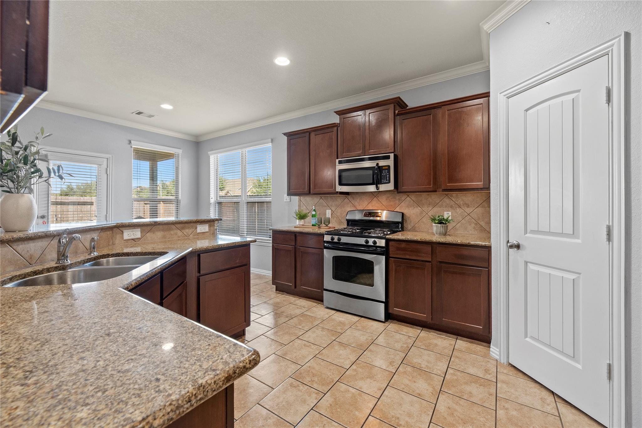 2406 Scarlet View Lane