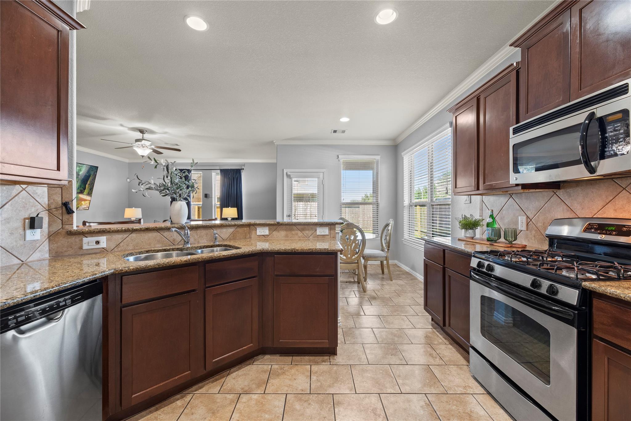 2406 Scarlet View Lane