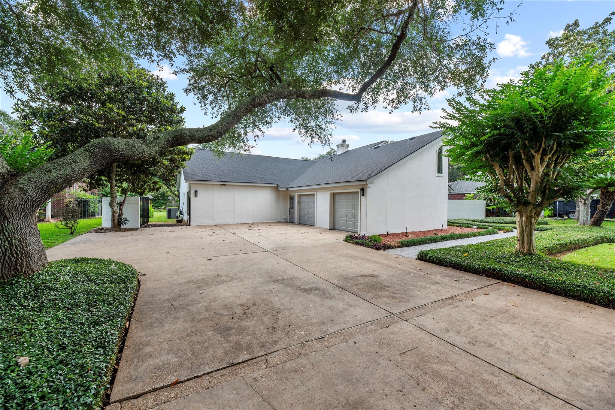 4815 Diamond Springs Drive