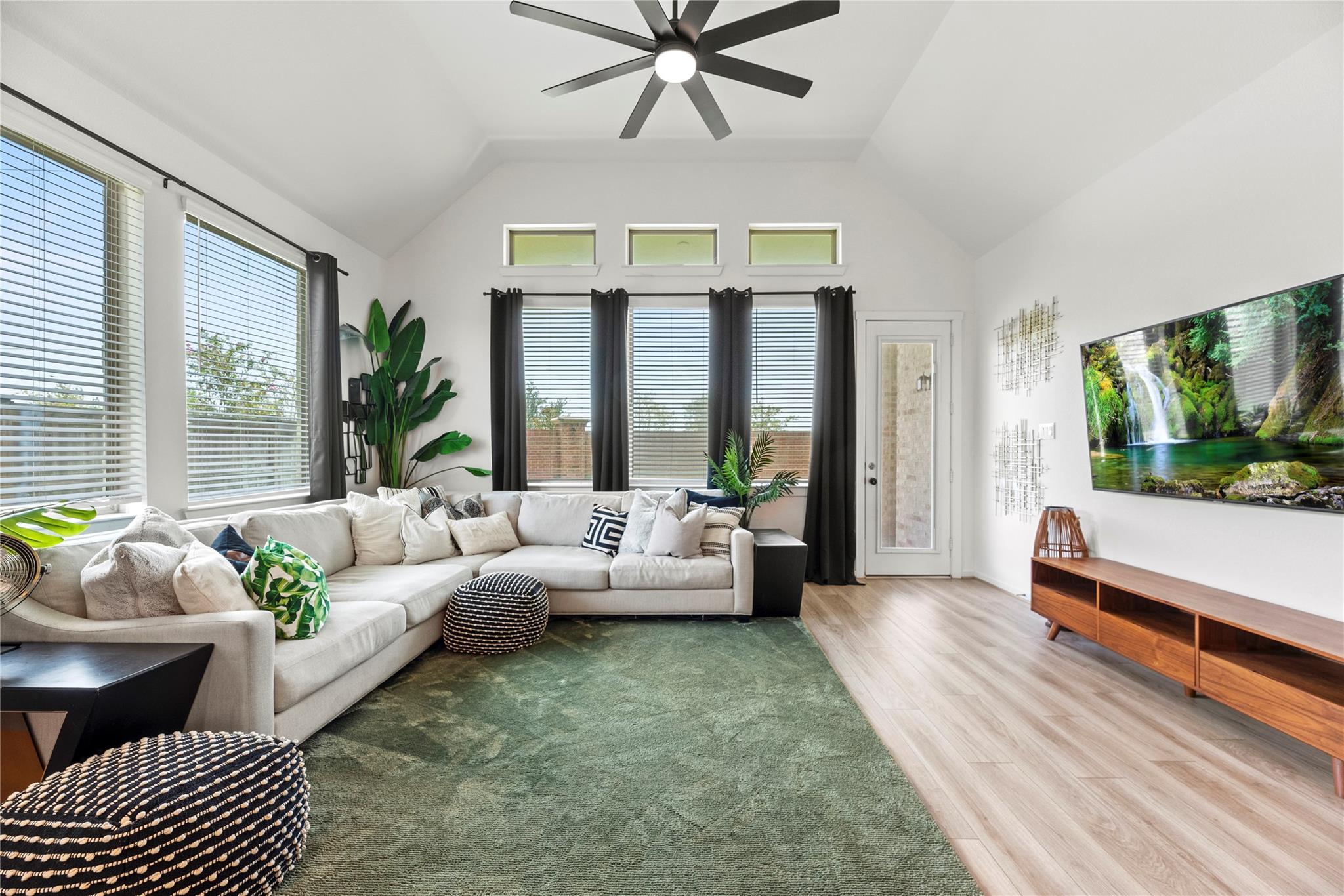 10534 Emory Park