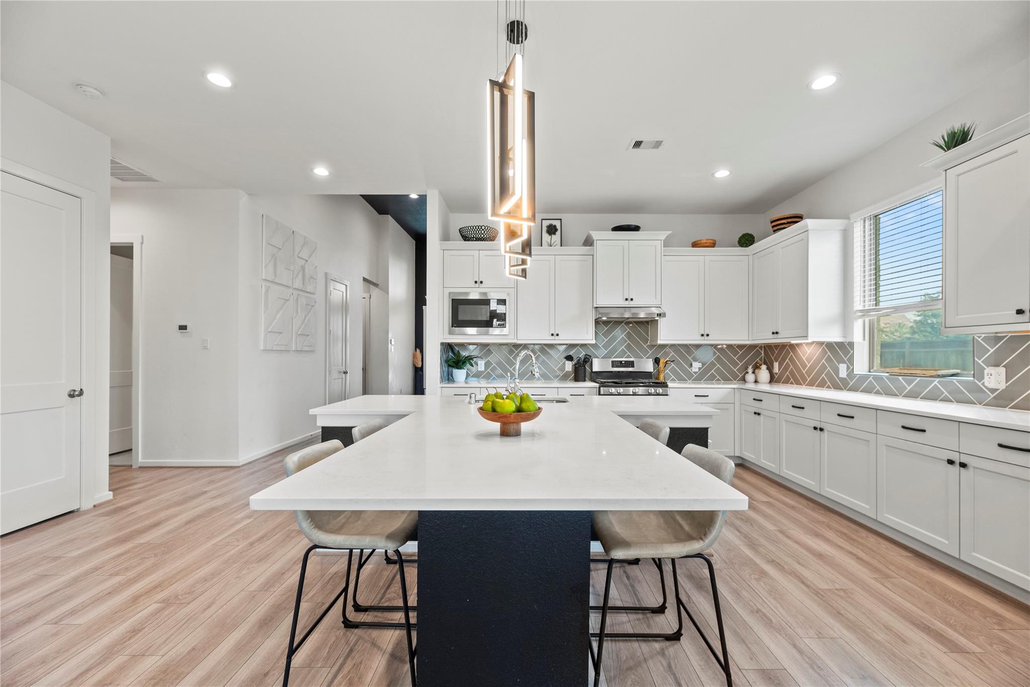 10534 Emory Park