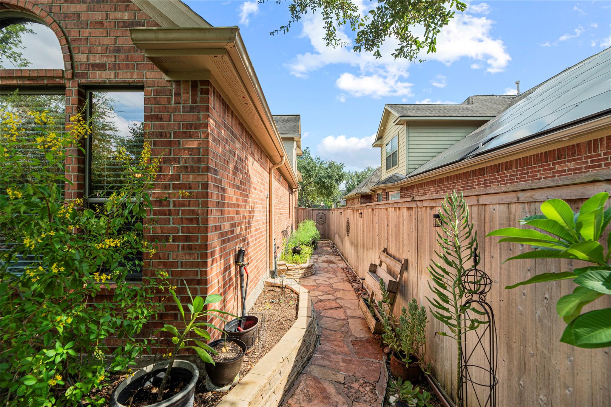 8523 Rue De Maison