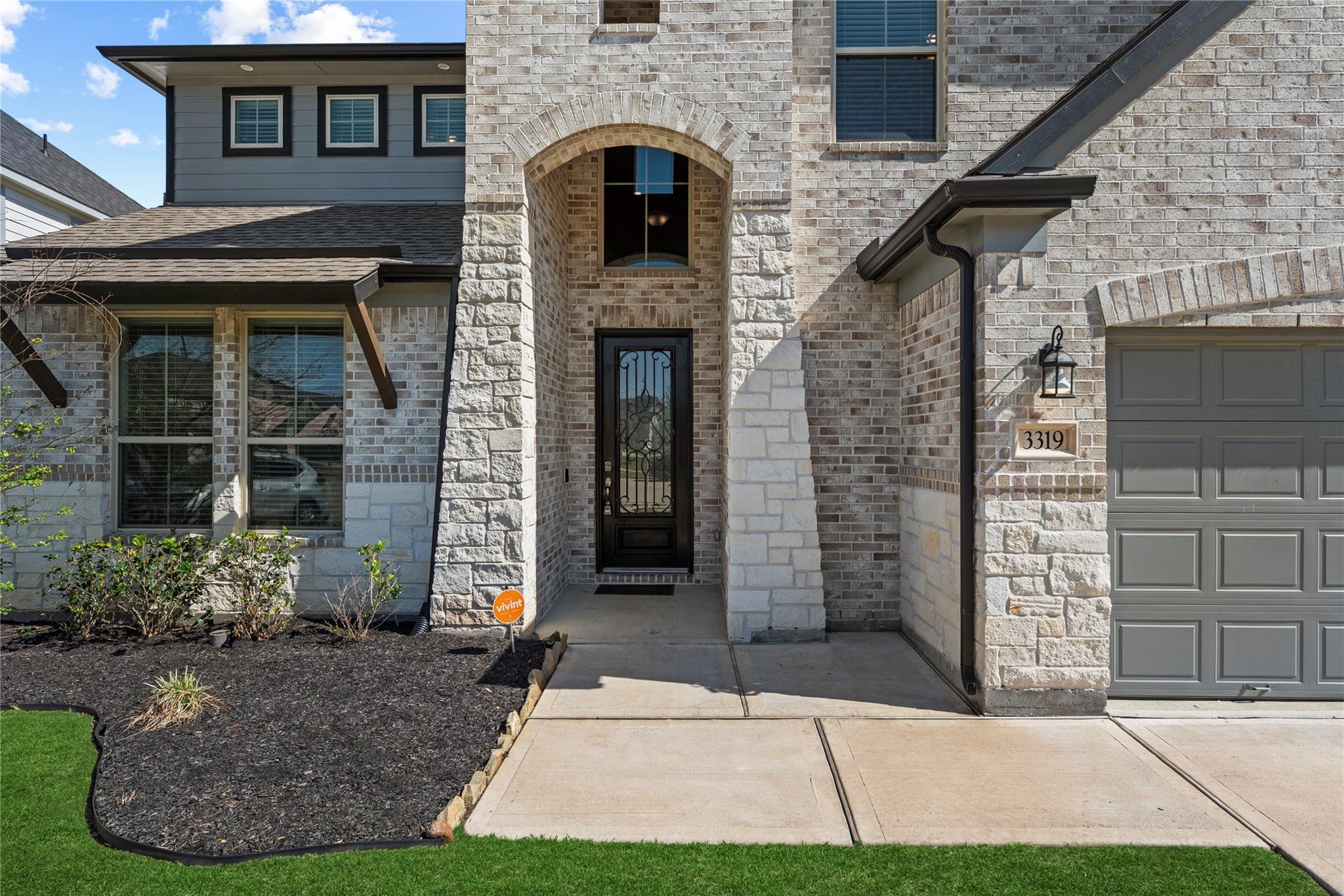 3319 Learning Tree Lane