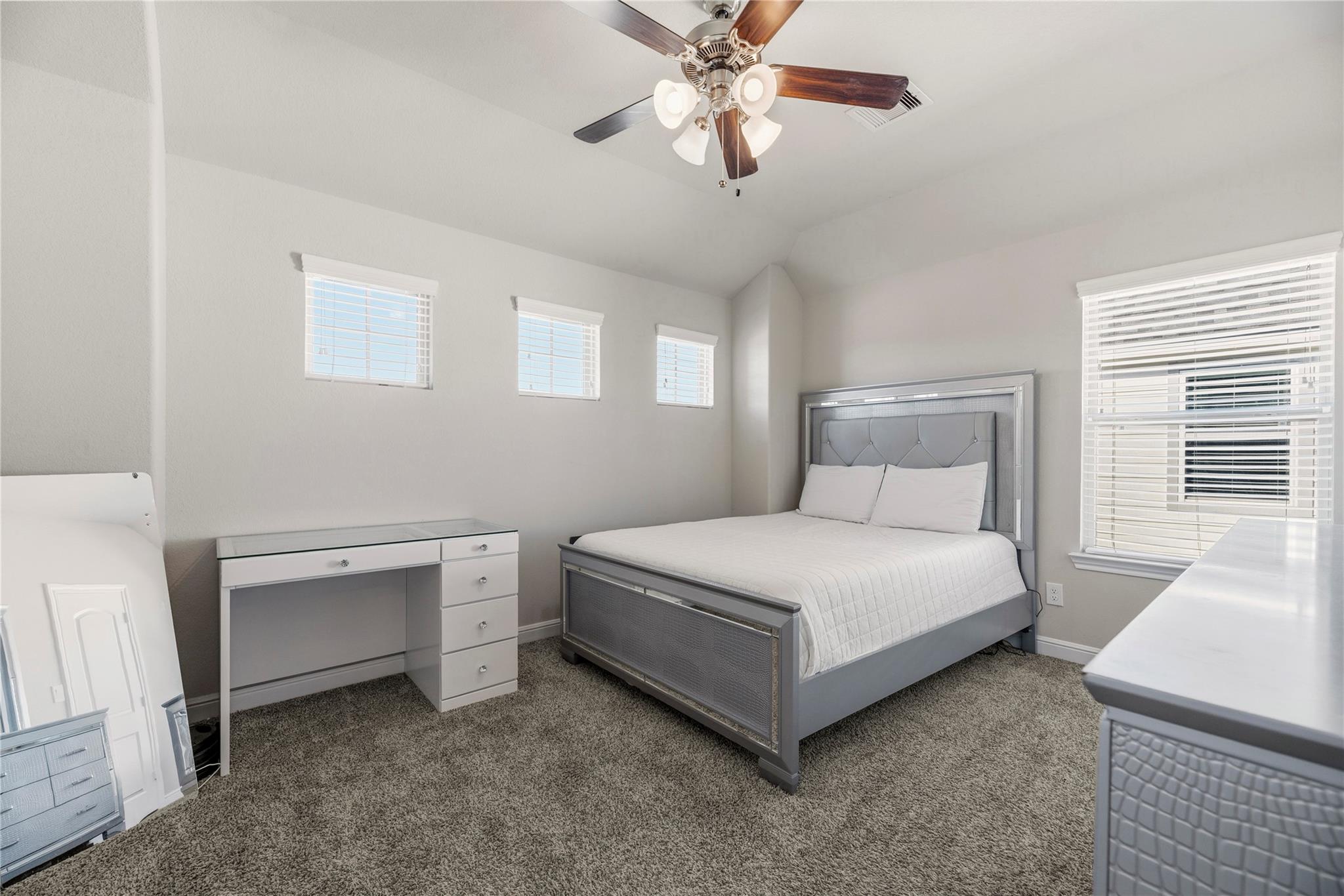 3319 Learning Tree Lane