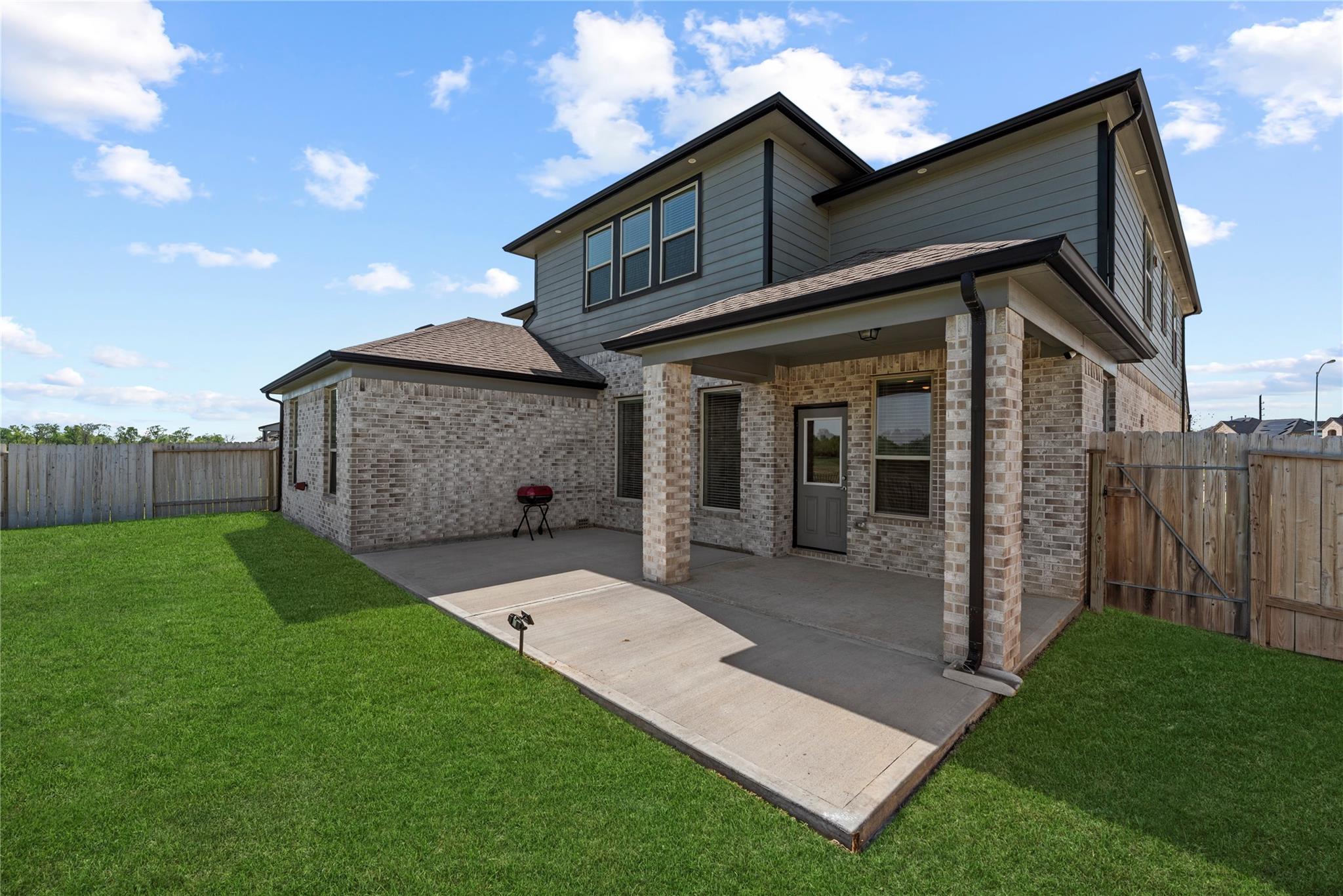 3319 Learning Tree Lane