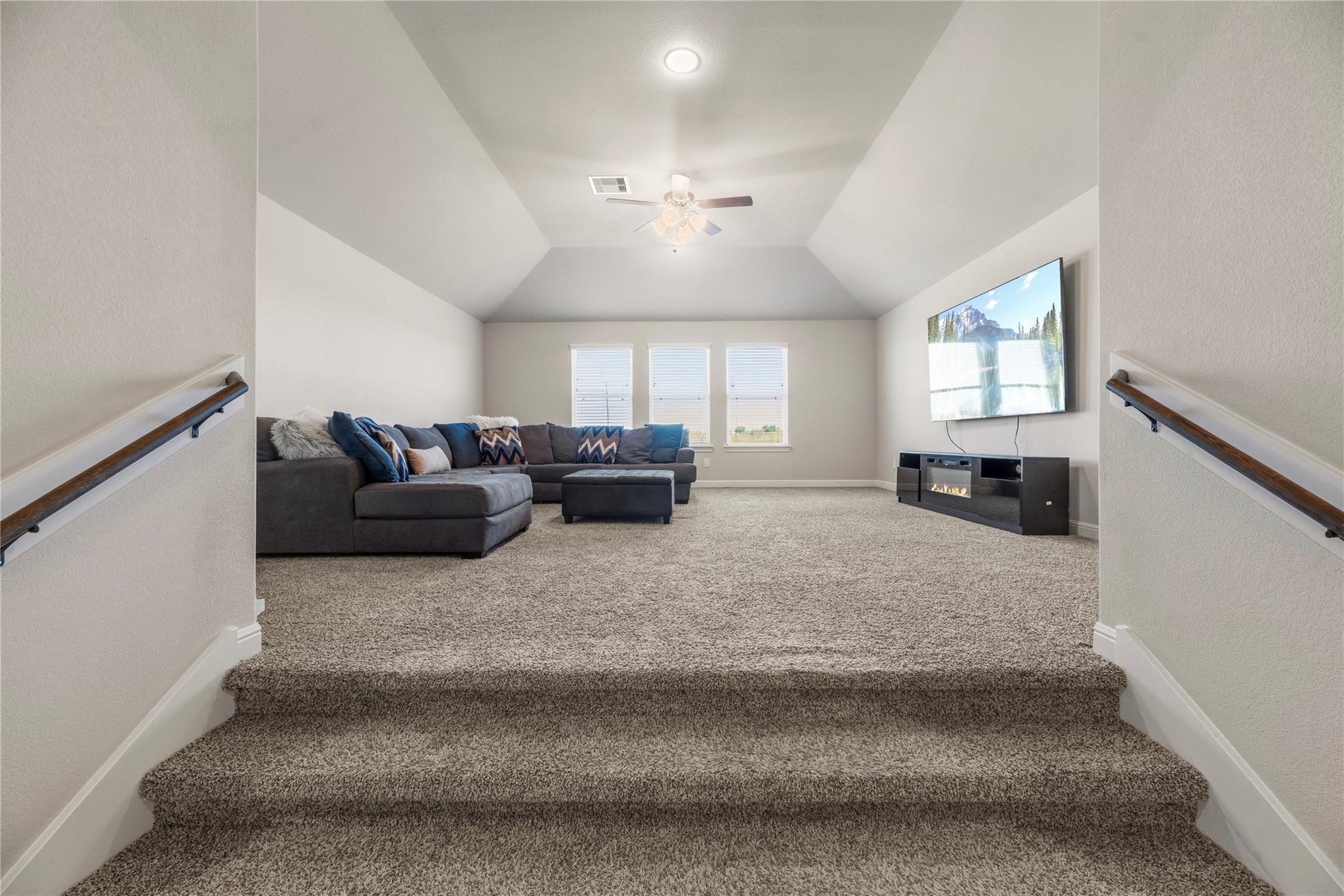 3319 Learning Tree Lane