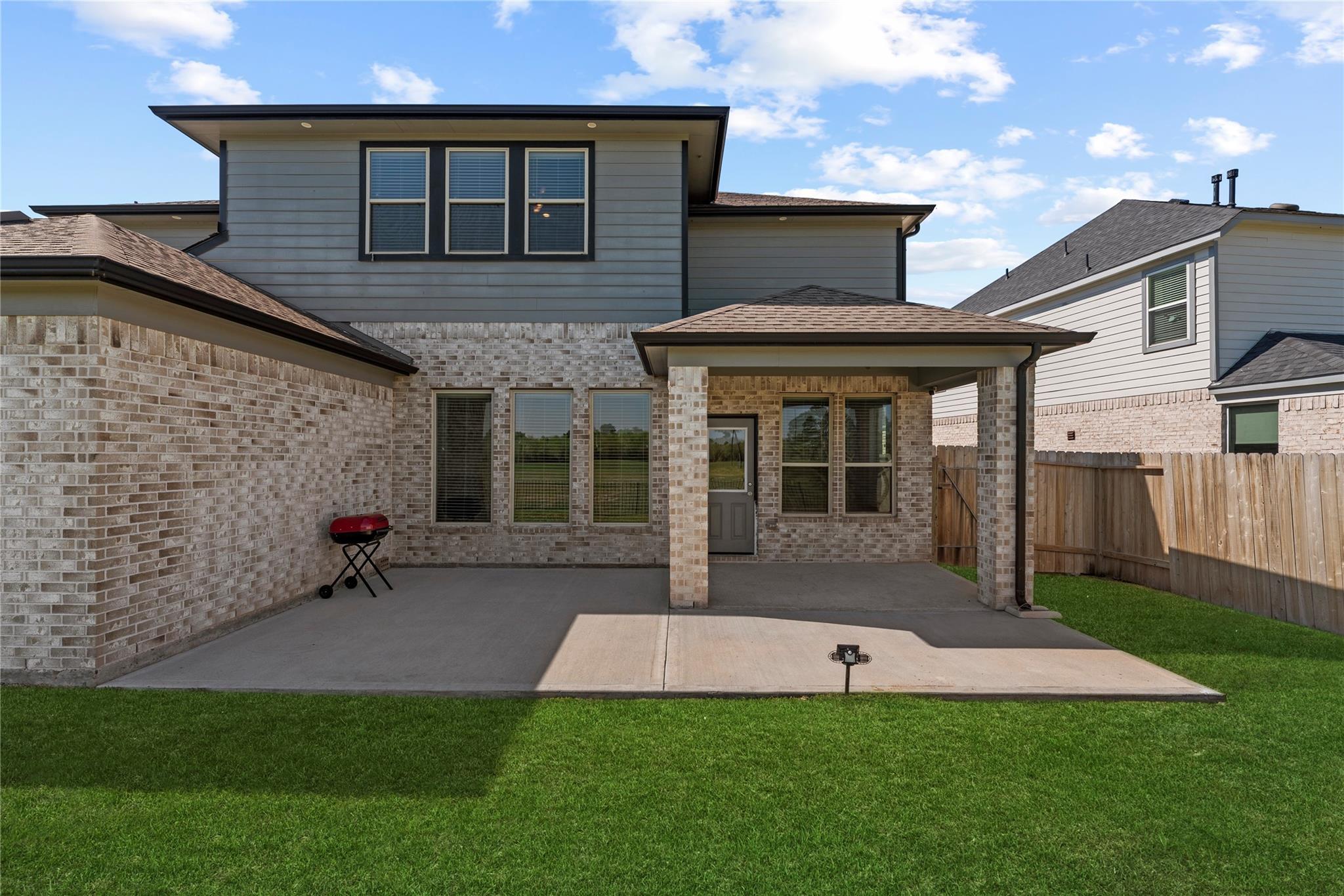 3319 Learning Tree Lane