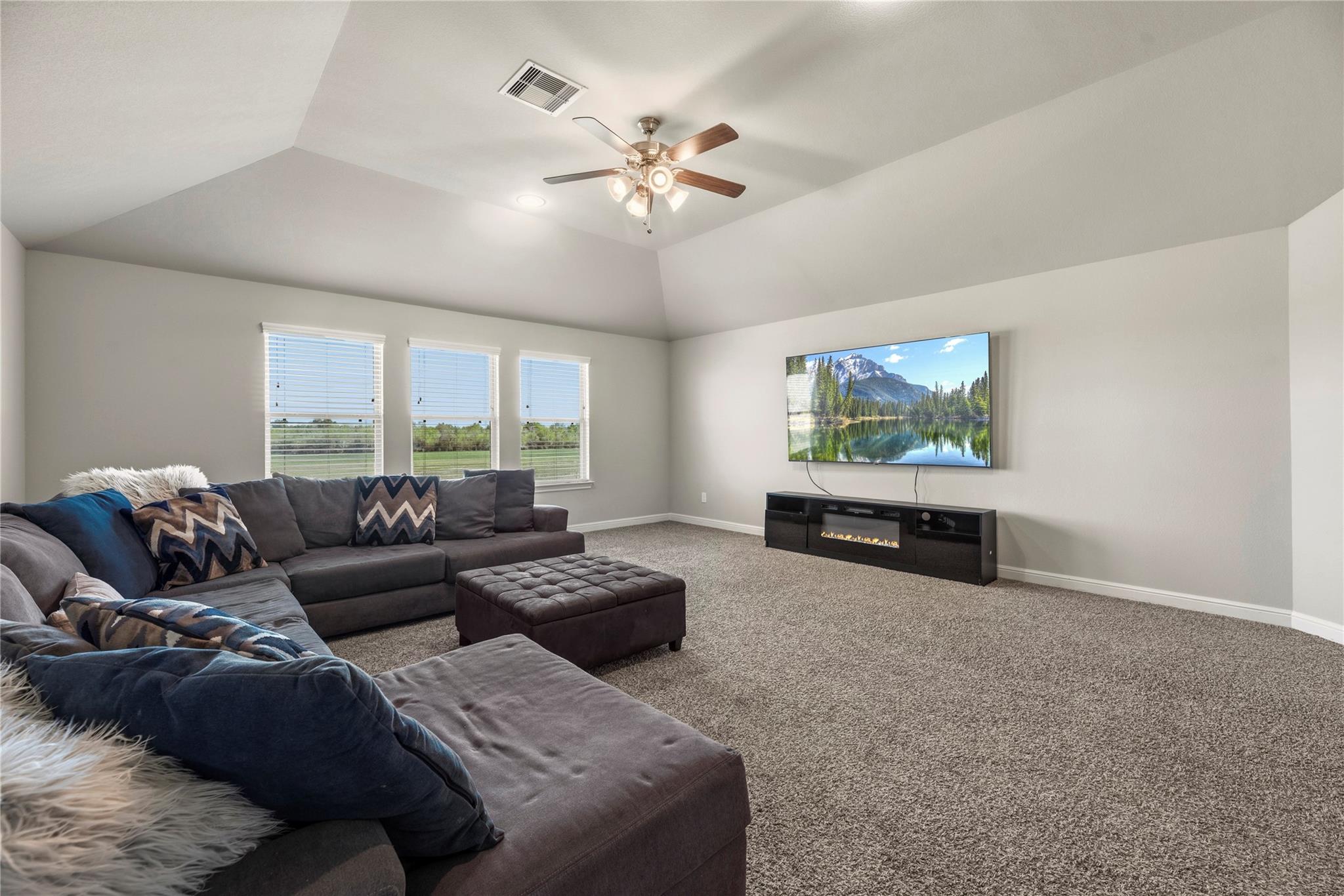 3319 Learning Tree Lane