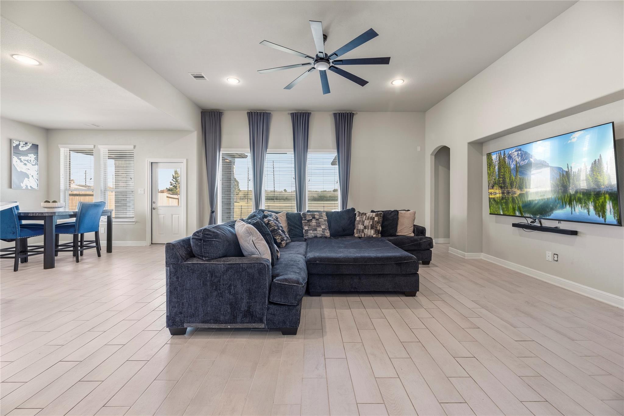 3319 Learning Tree Lane