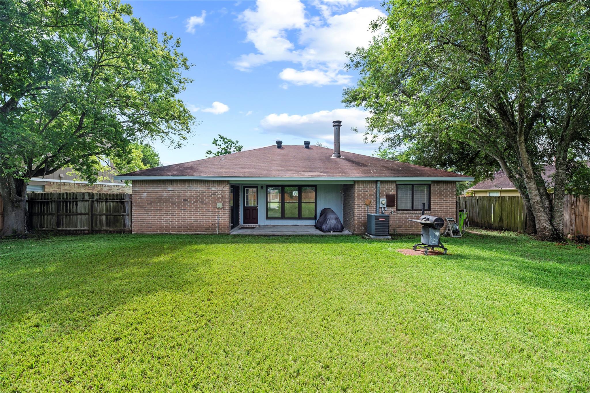 2706 Indian Trail Drive