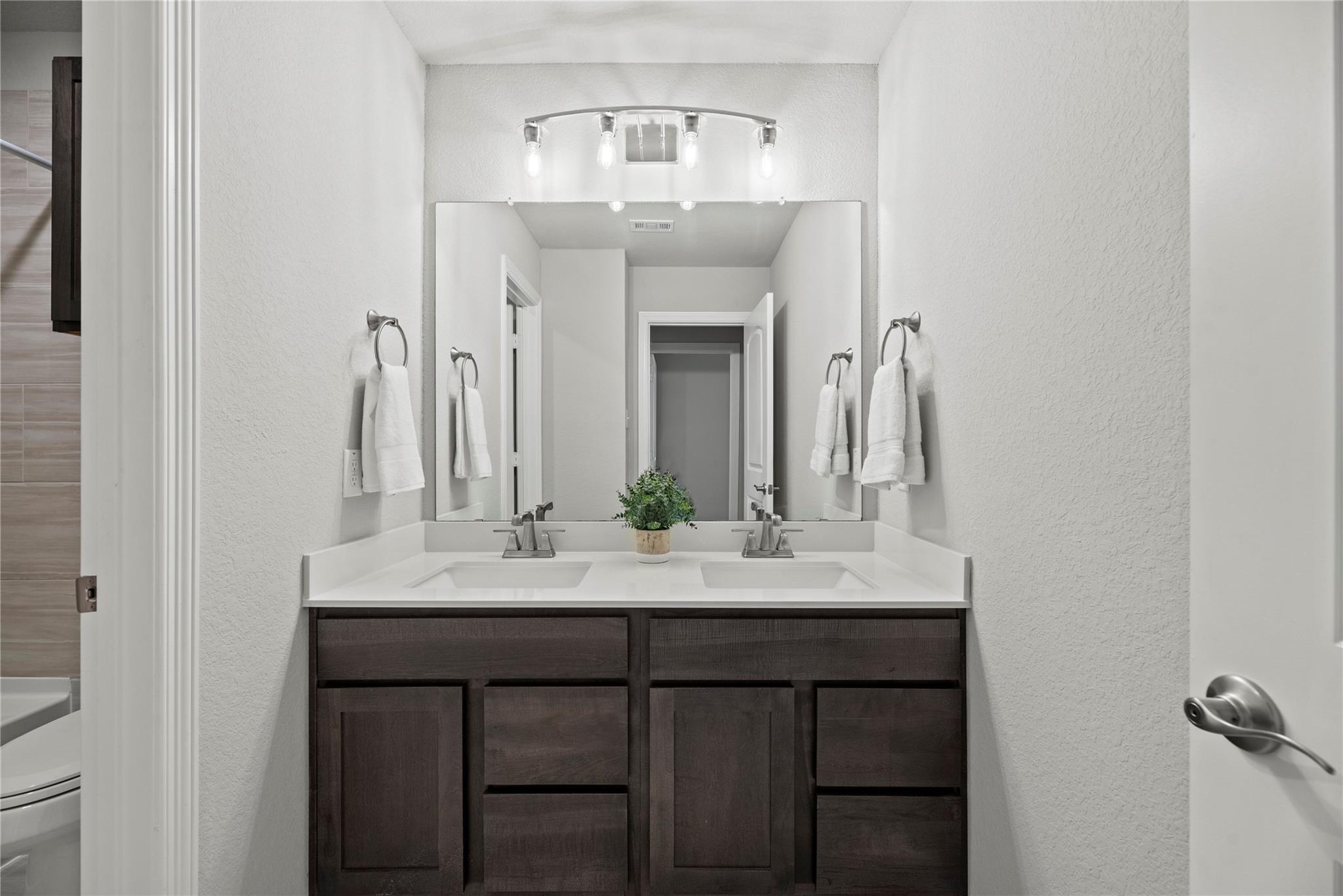 8001 Scanlan Trail