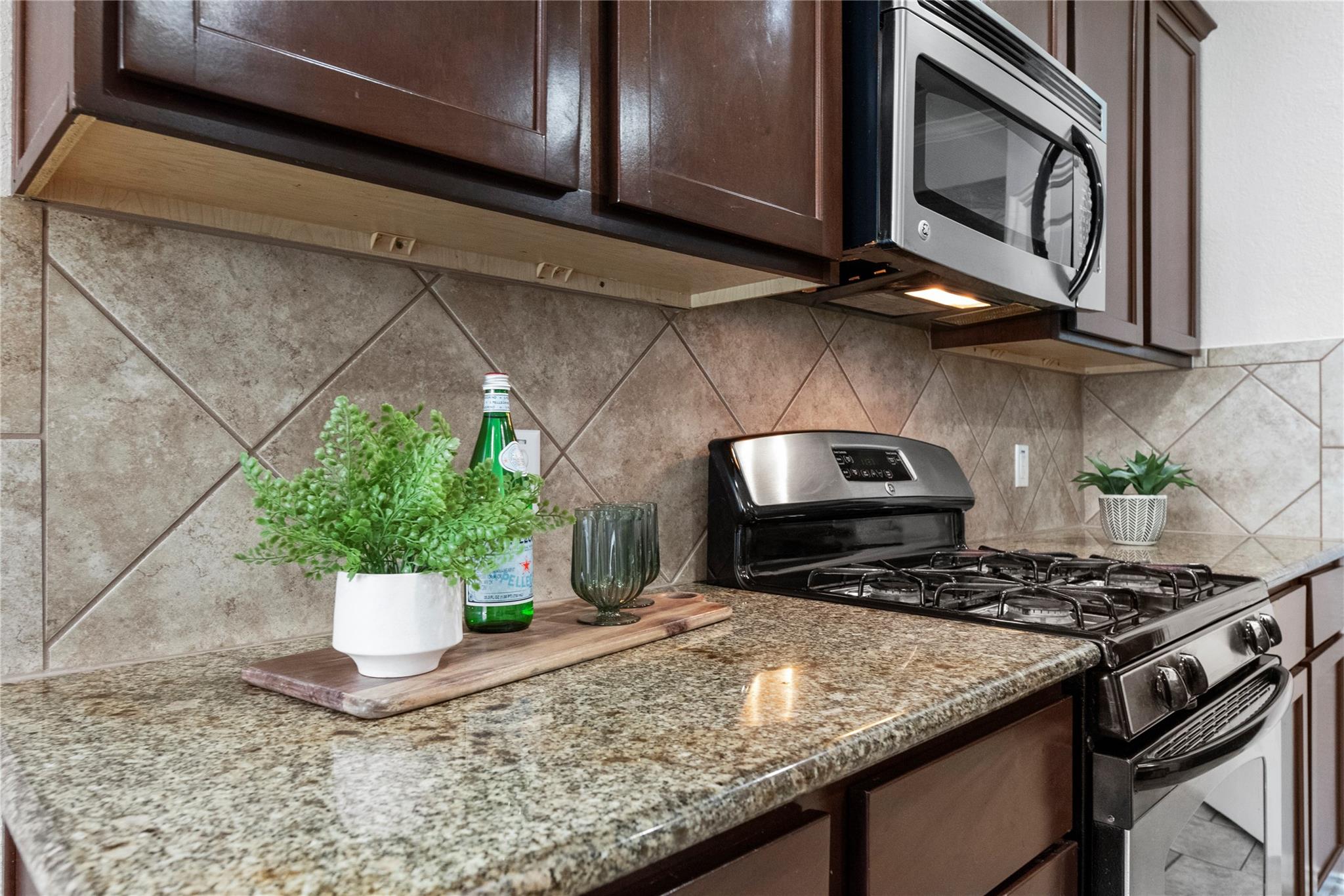 2406 Scarlet View Lane