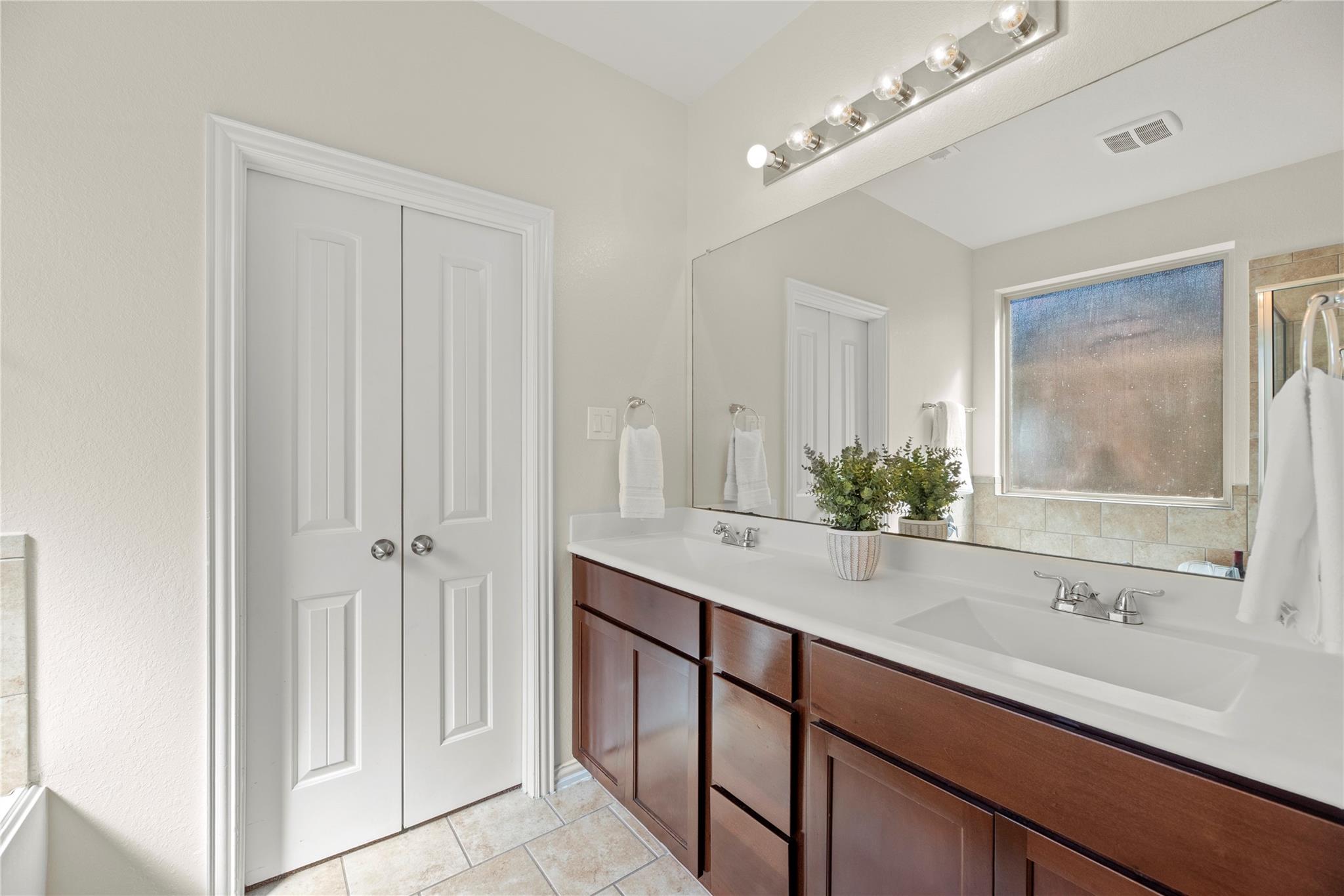 2406 Scarlet View Lane