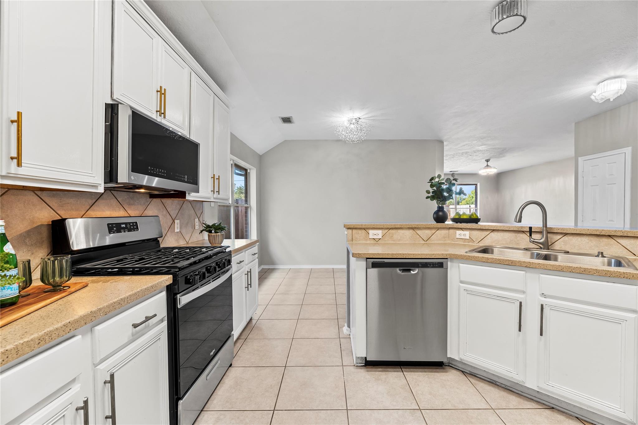 2706 Argos Drive