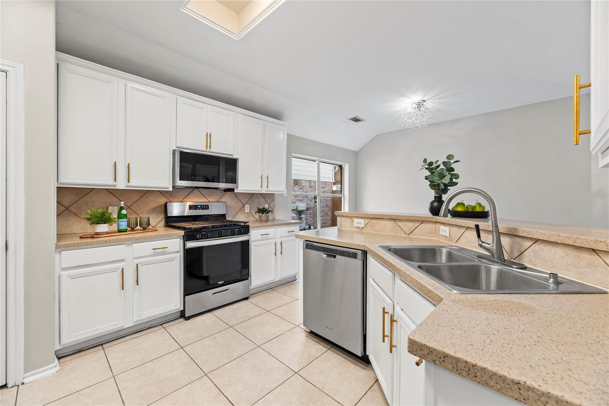 2706 Argos Drive
