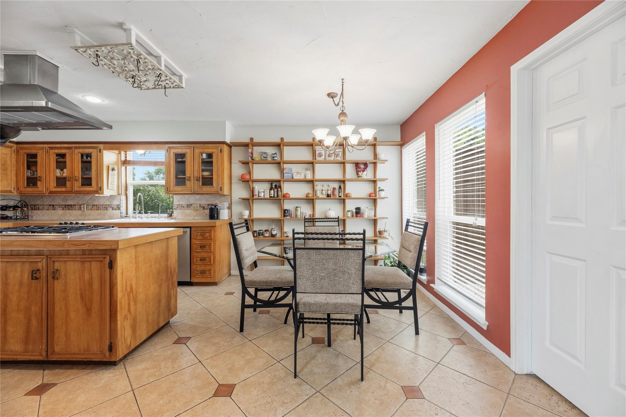 14203 Wickersham Lane