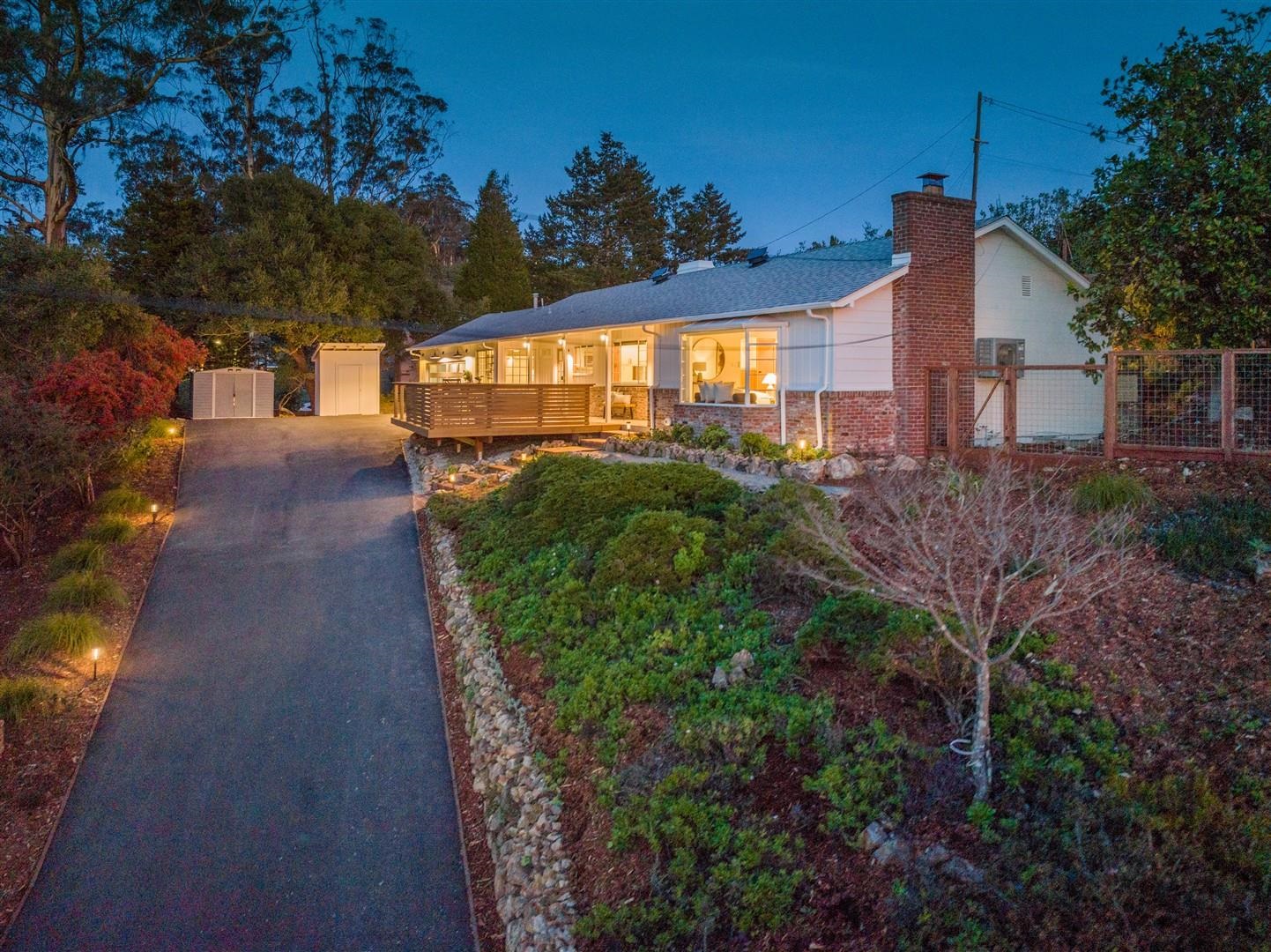 1352 Brewster Dr
