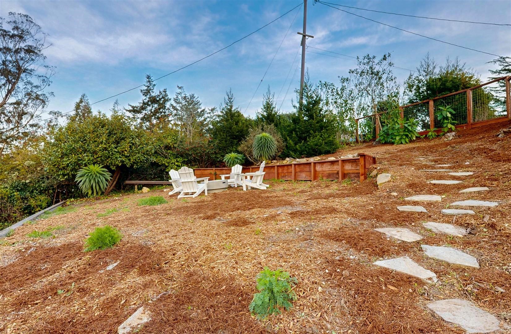 1352 Brewster Dr