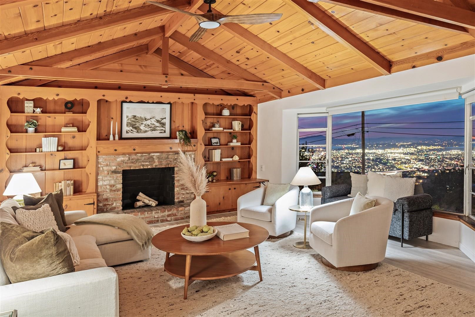 1352 Brewster Dr
