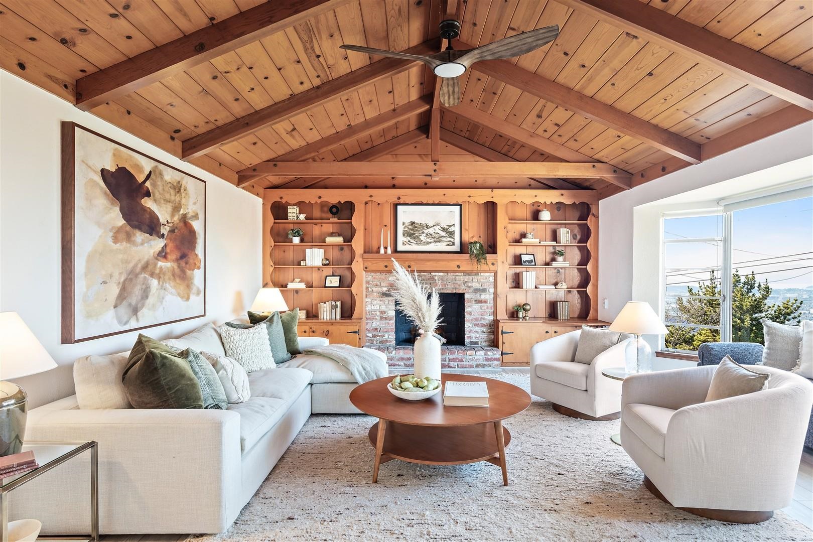 1352 Brewster Dr