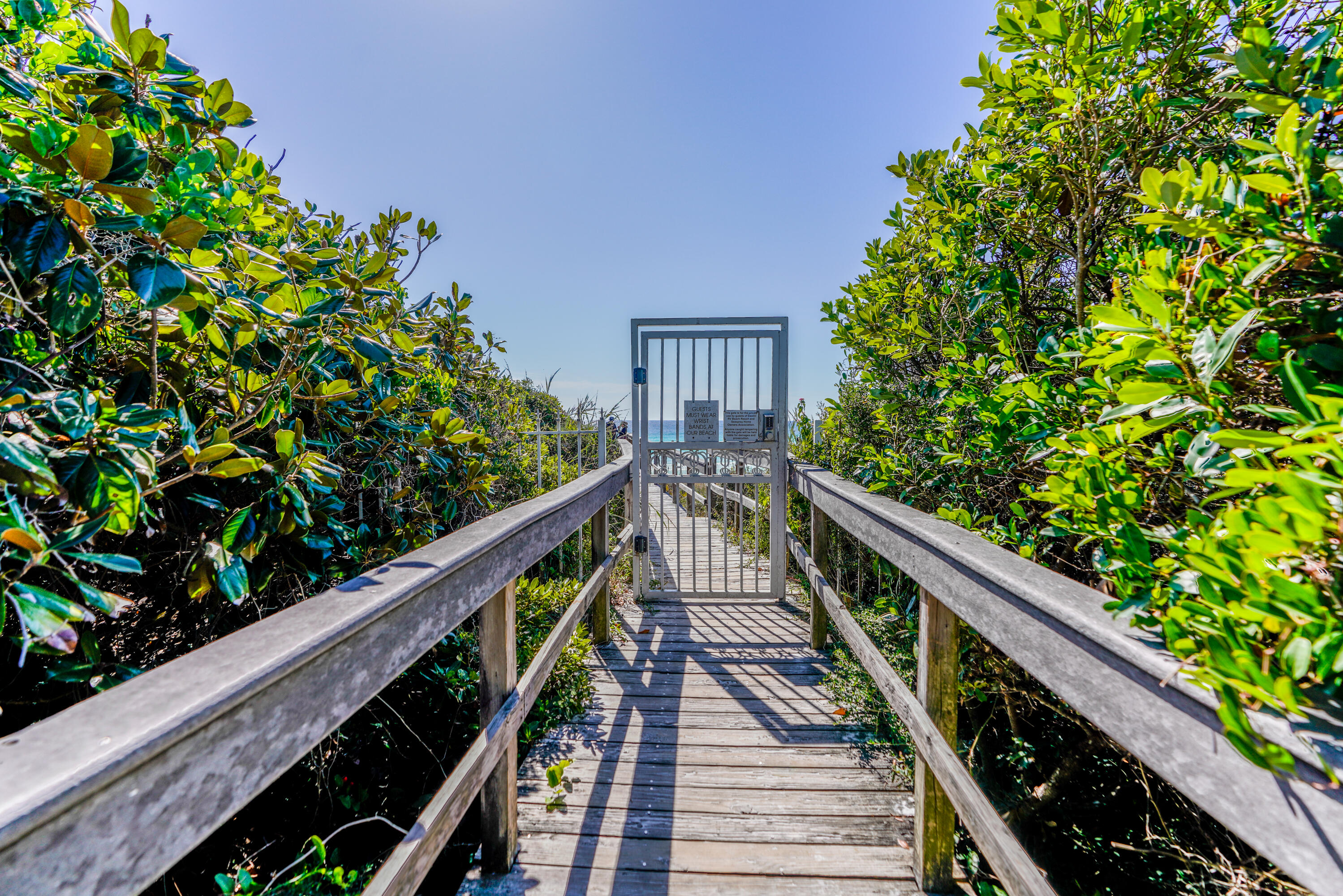 100 LEEWARD Drive