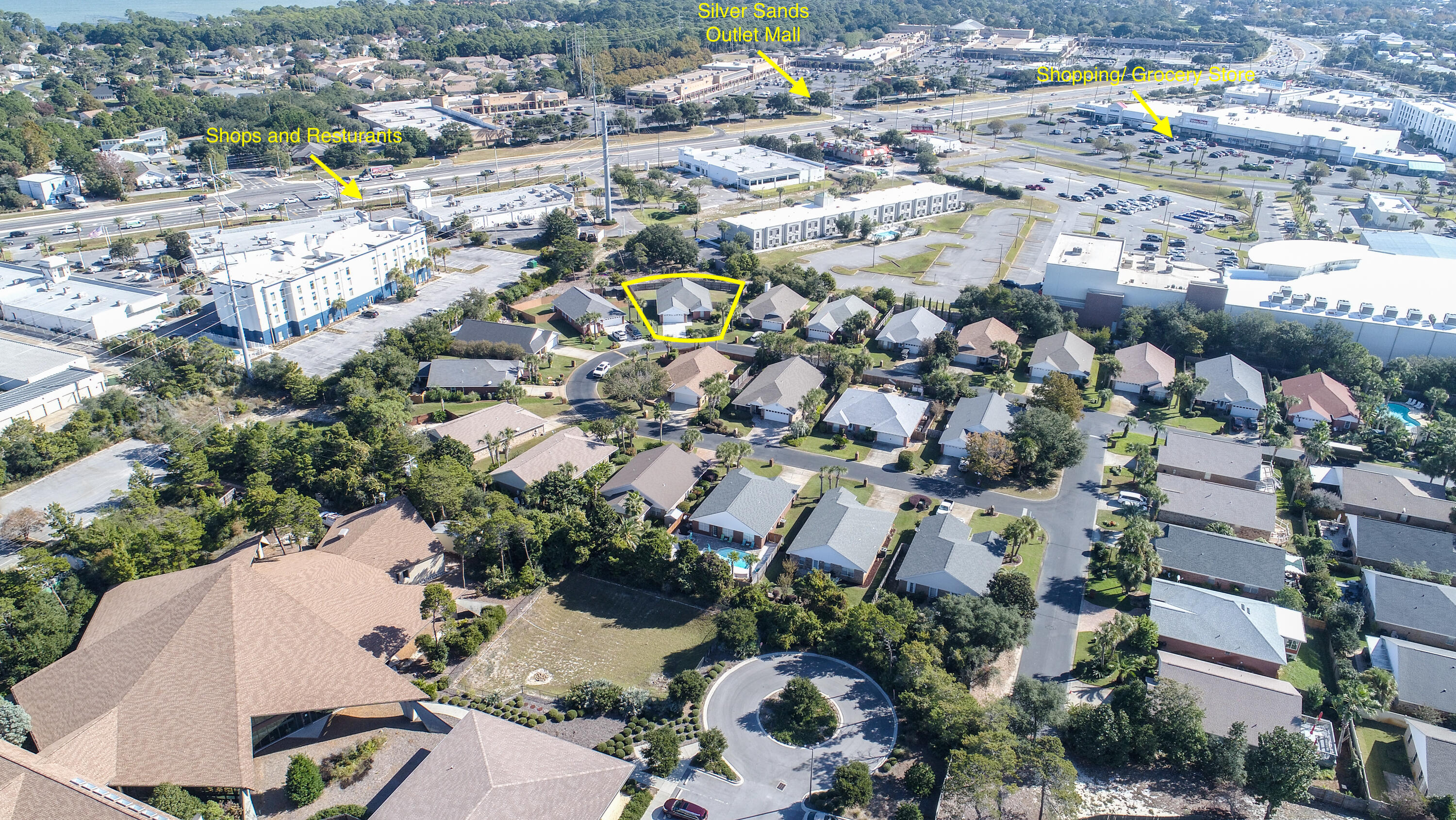 100 LEEWARD Drive
