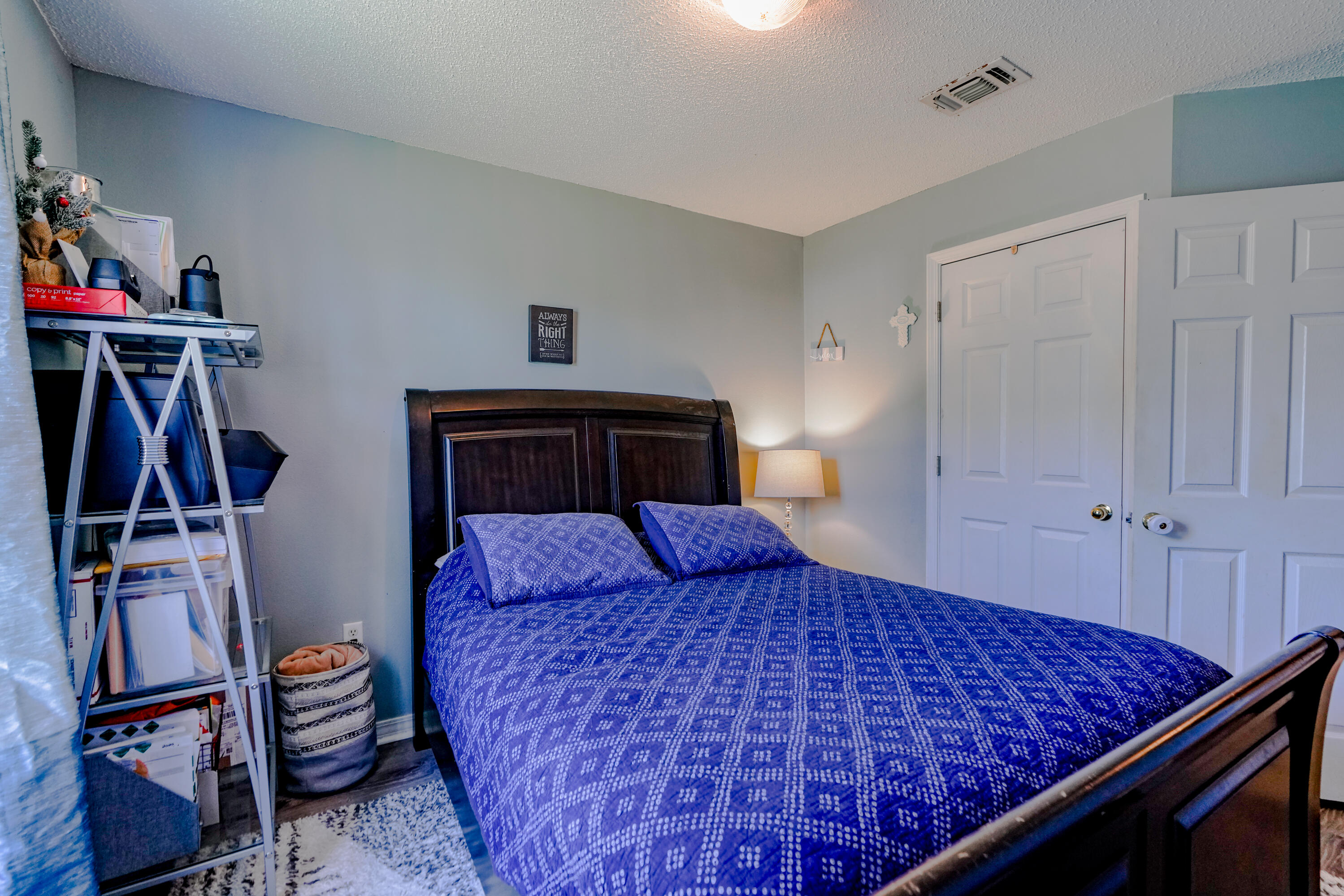 100 LEEWARD Drive