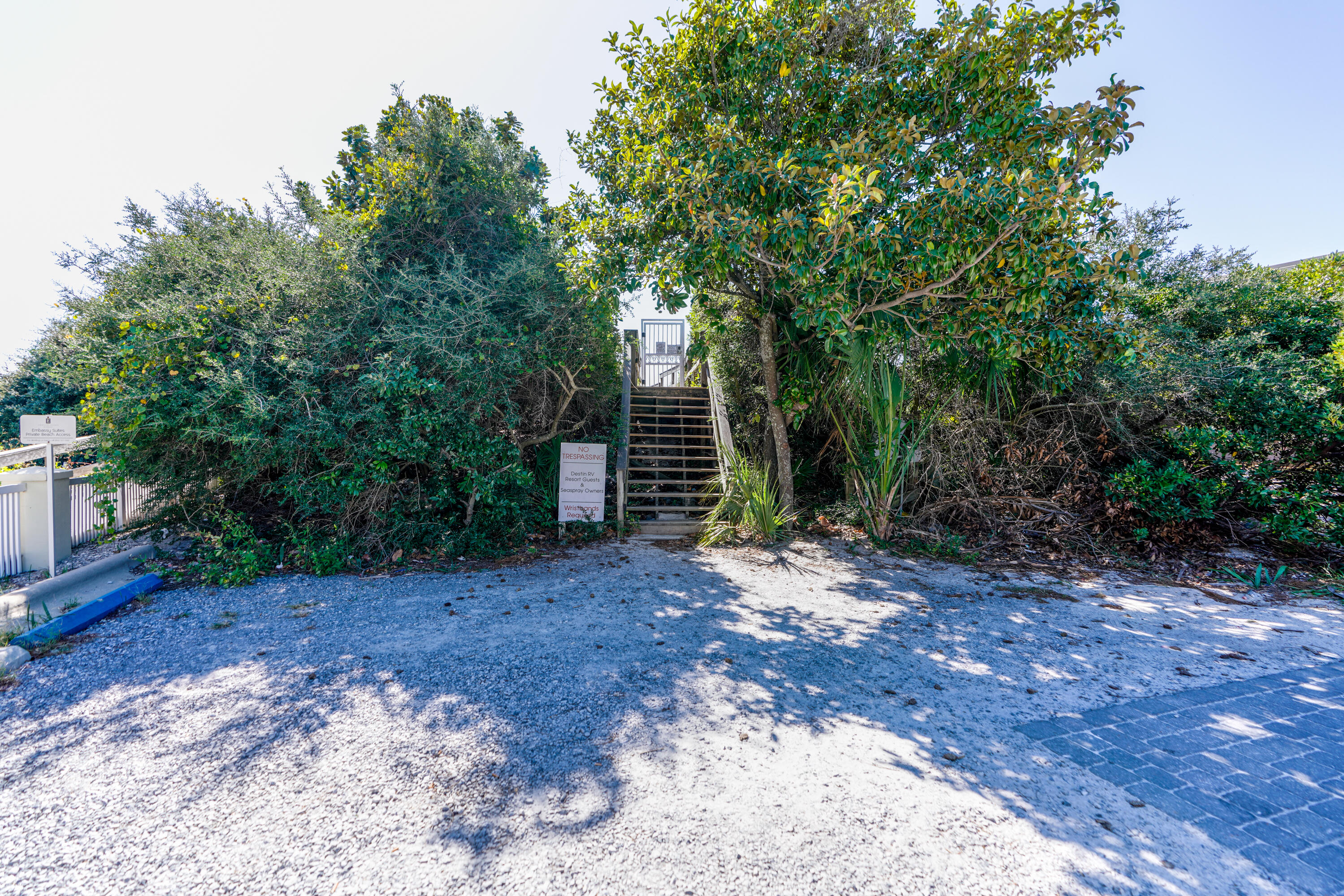 100 LEEWARD Drive