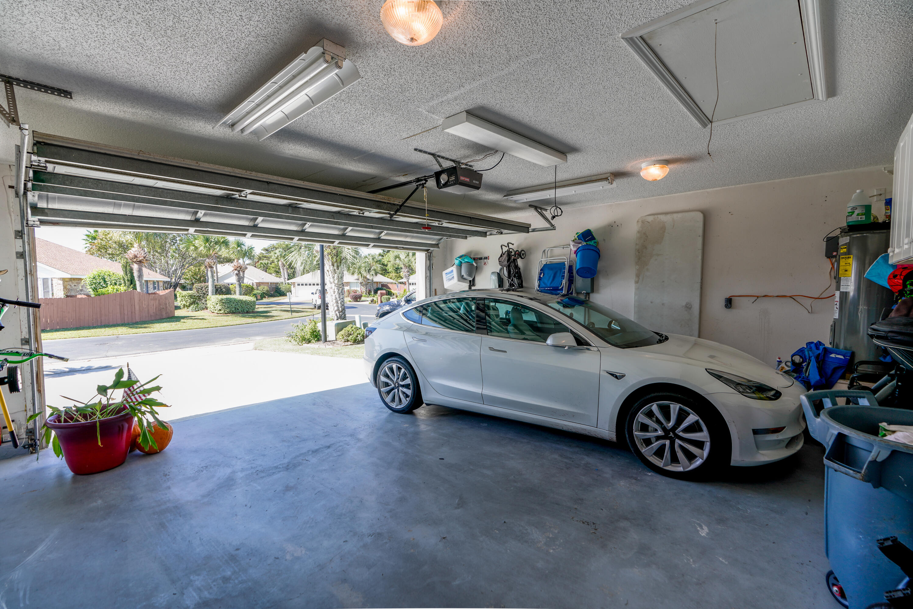 100 LEEWARD Drive