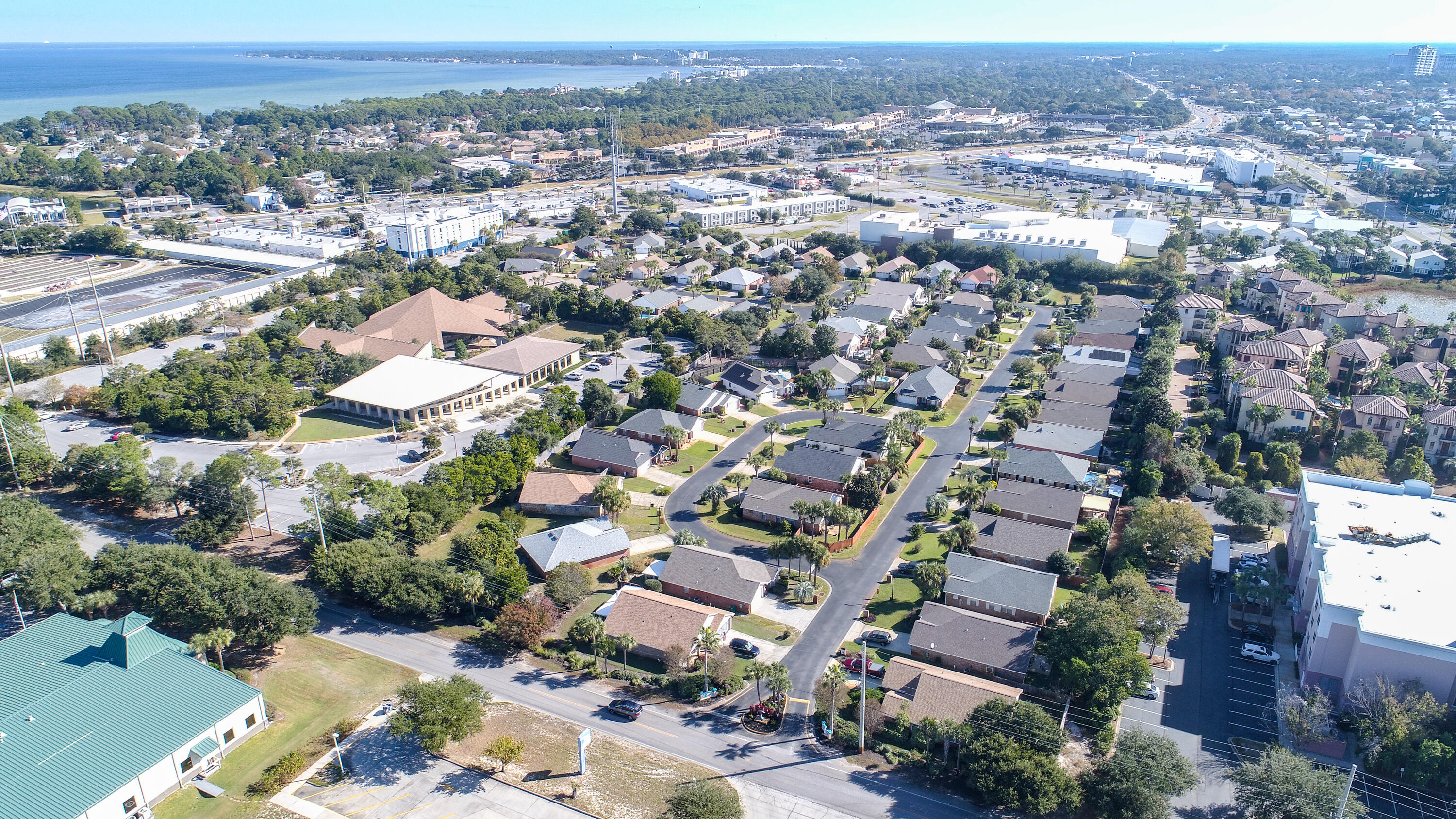 100 LEEWARD Drive