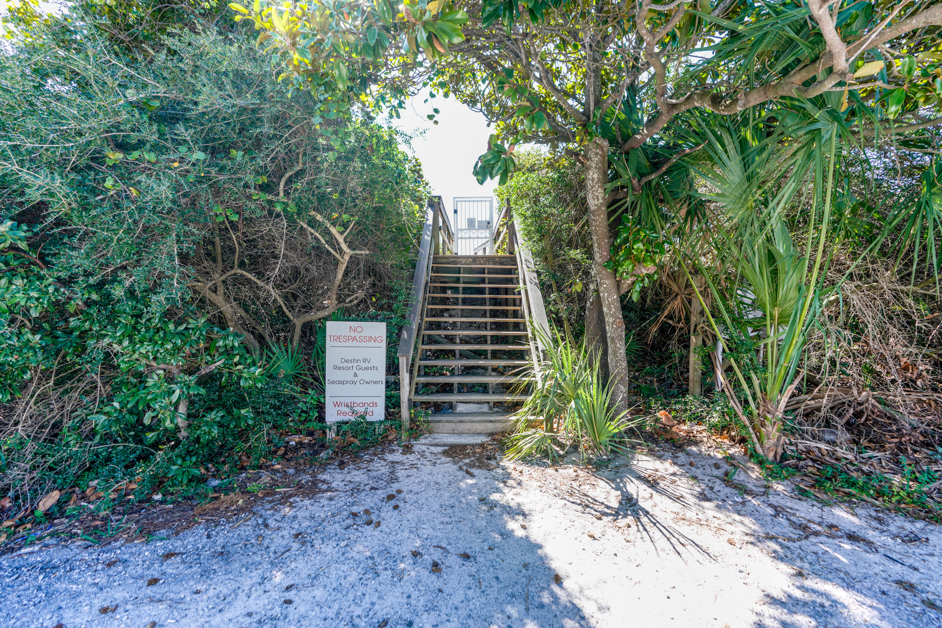 100 LEEWARD Drive