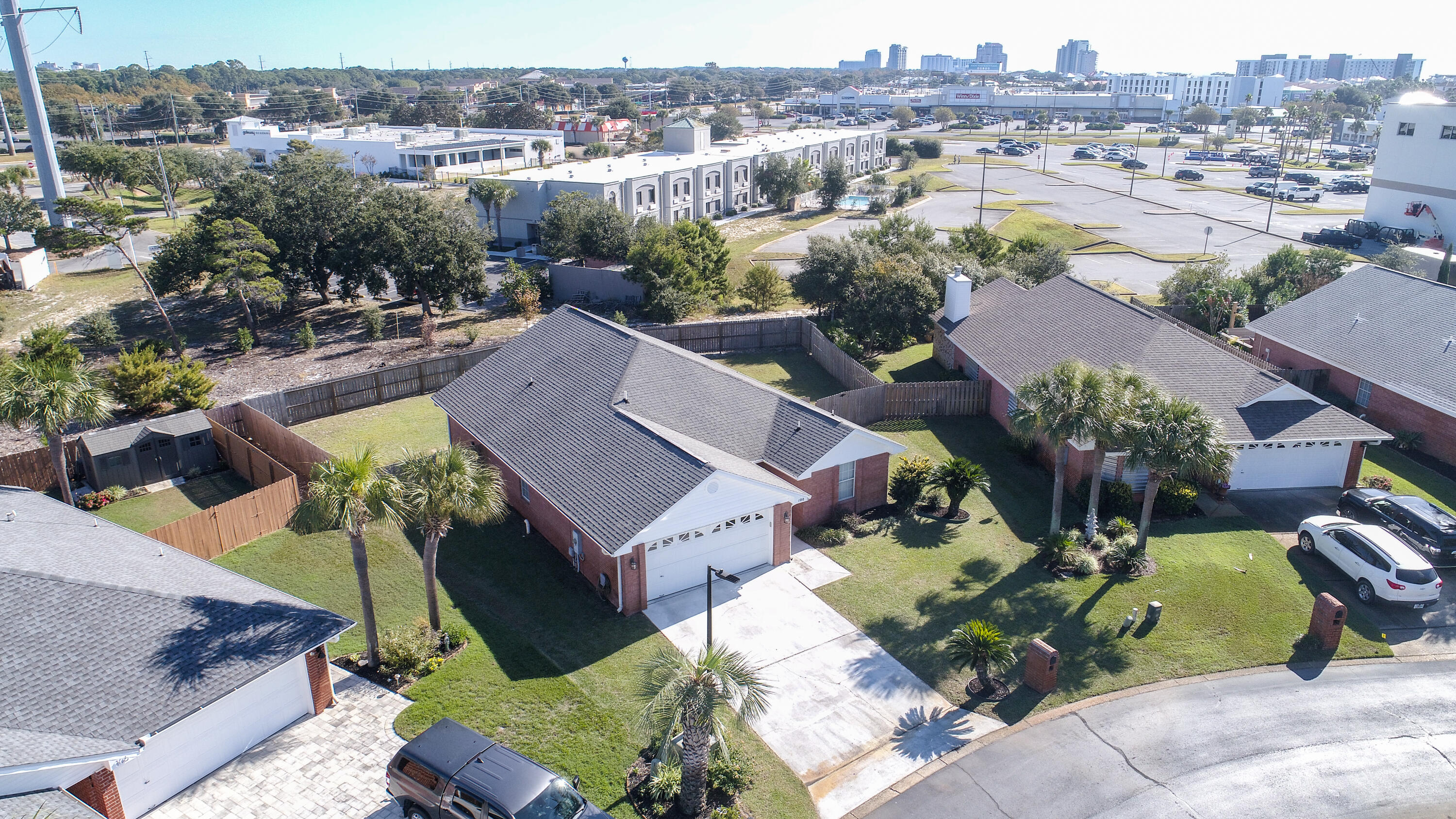 100 LEEWARD Drive