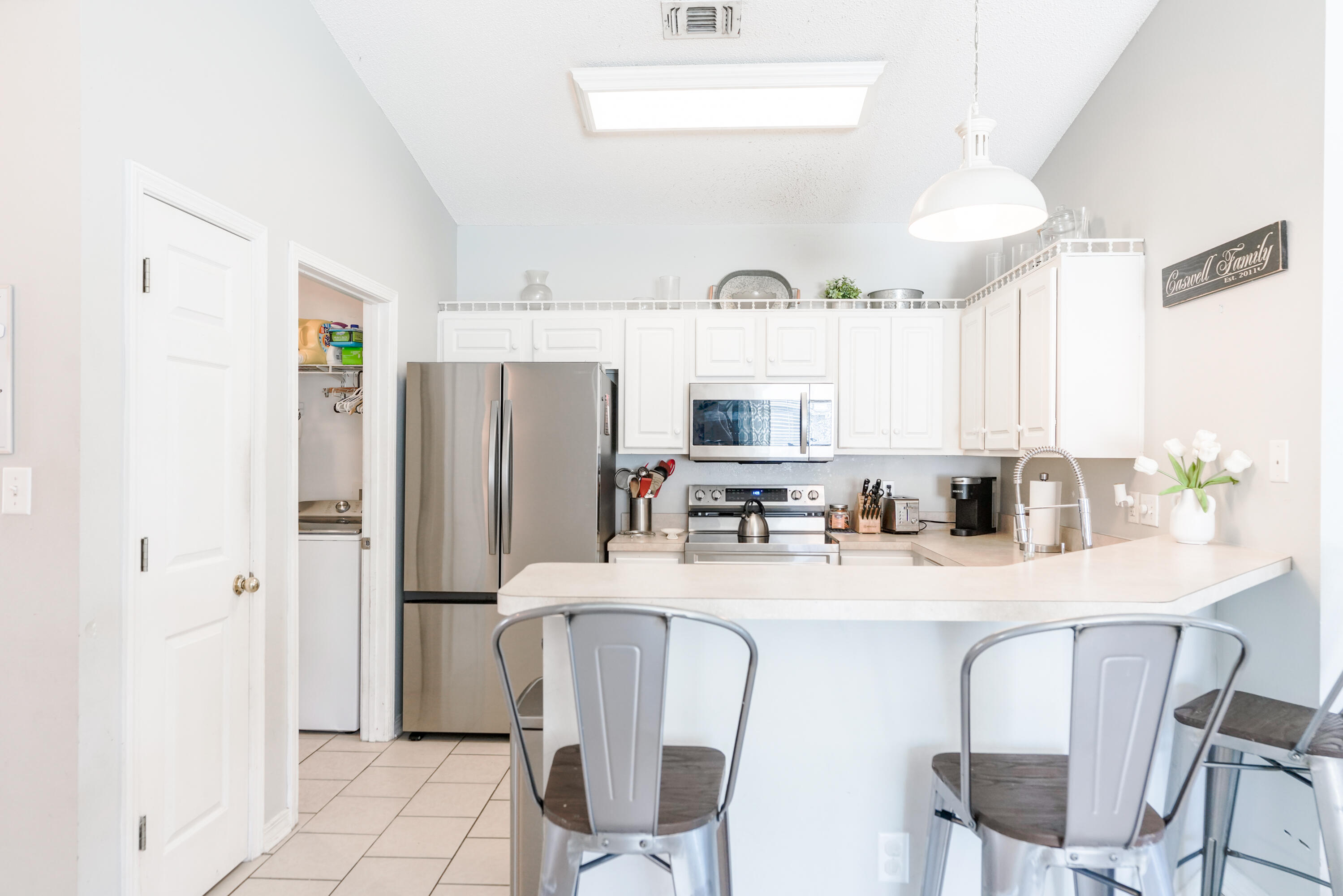 100 LEEWARD Drive